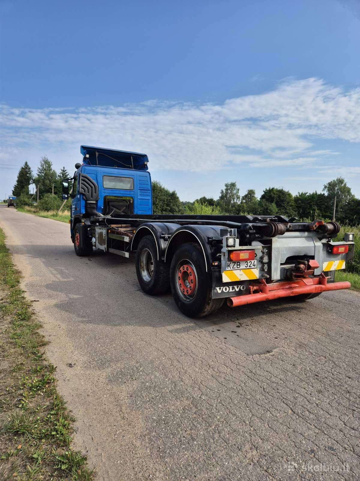 Volvo Fm12, hooklift trucks