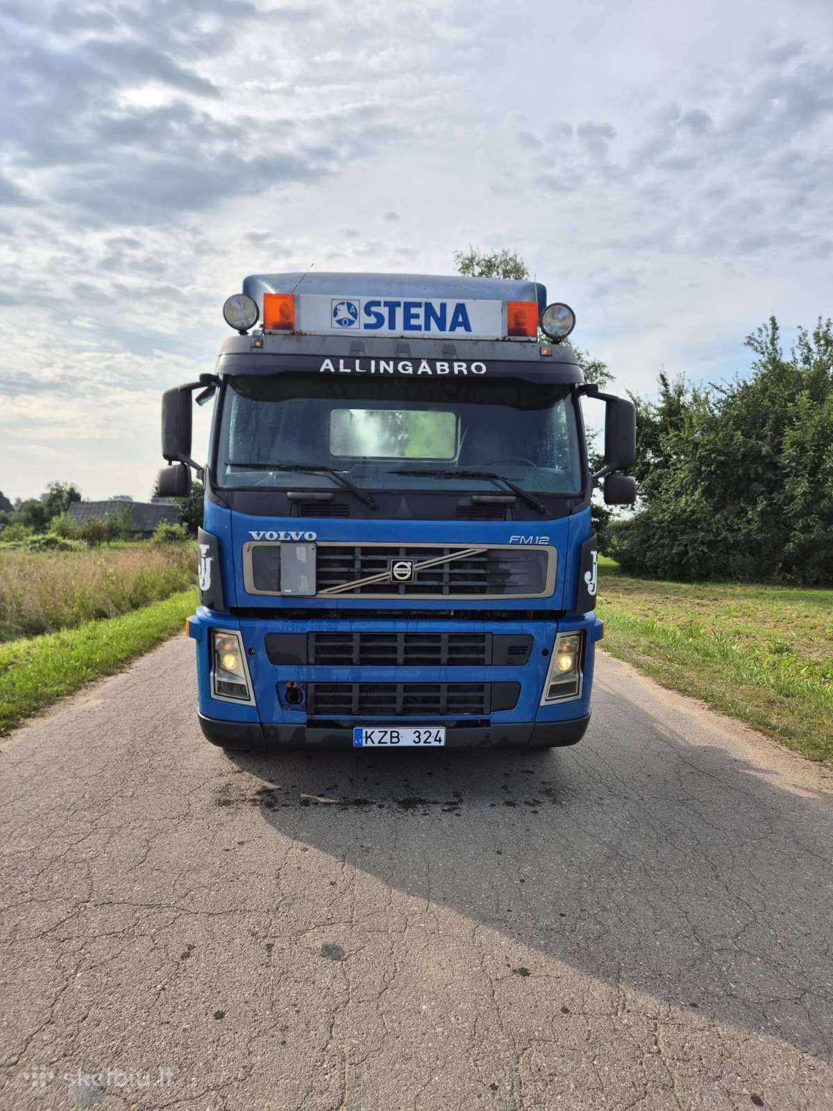 Volvo Fm12, hooklift trucks