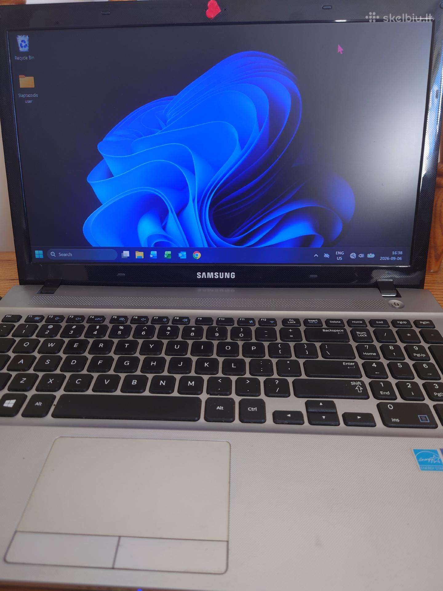 Samsuung Np270 E5e mažai naudotas puikios būklės