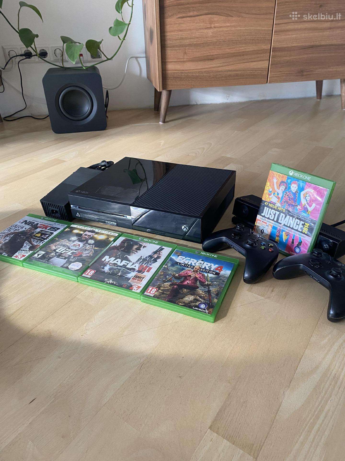 Xbox One 500gb + Kinect + 2 pulteliai + 5 žaidimai