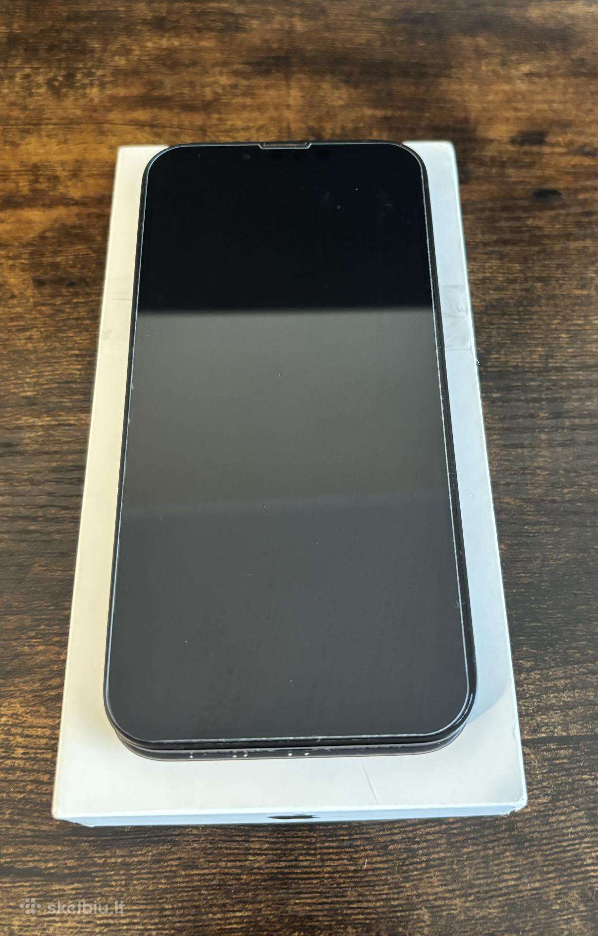 iPhone 16e