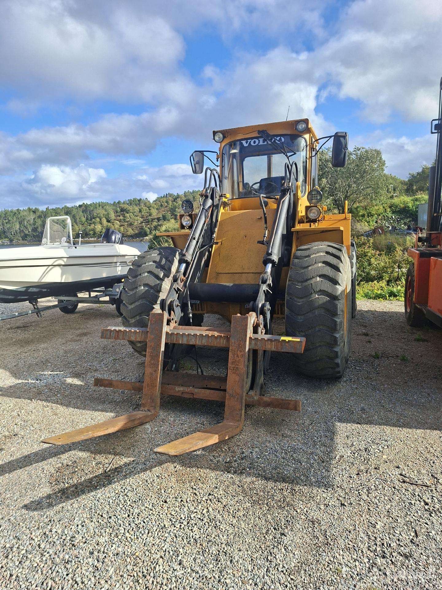 Volvo Bm4400