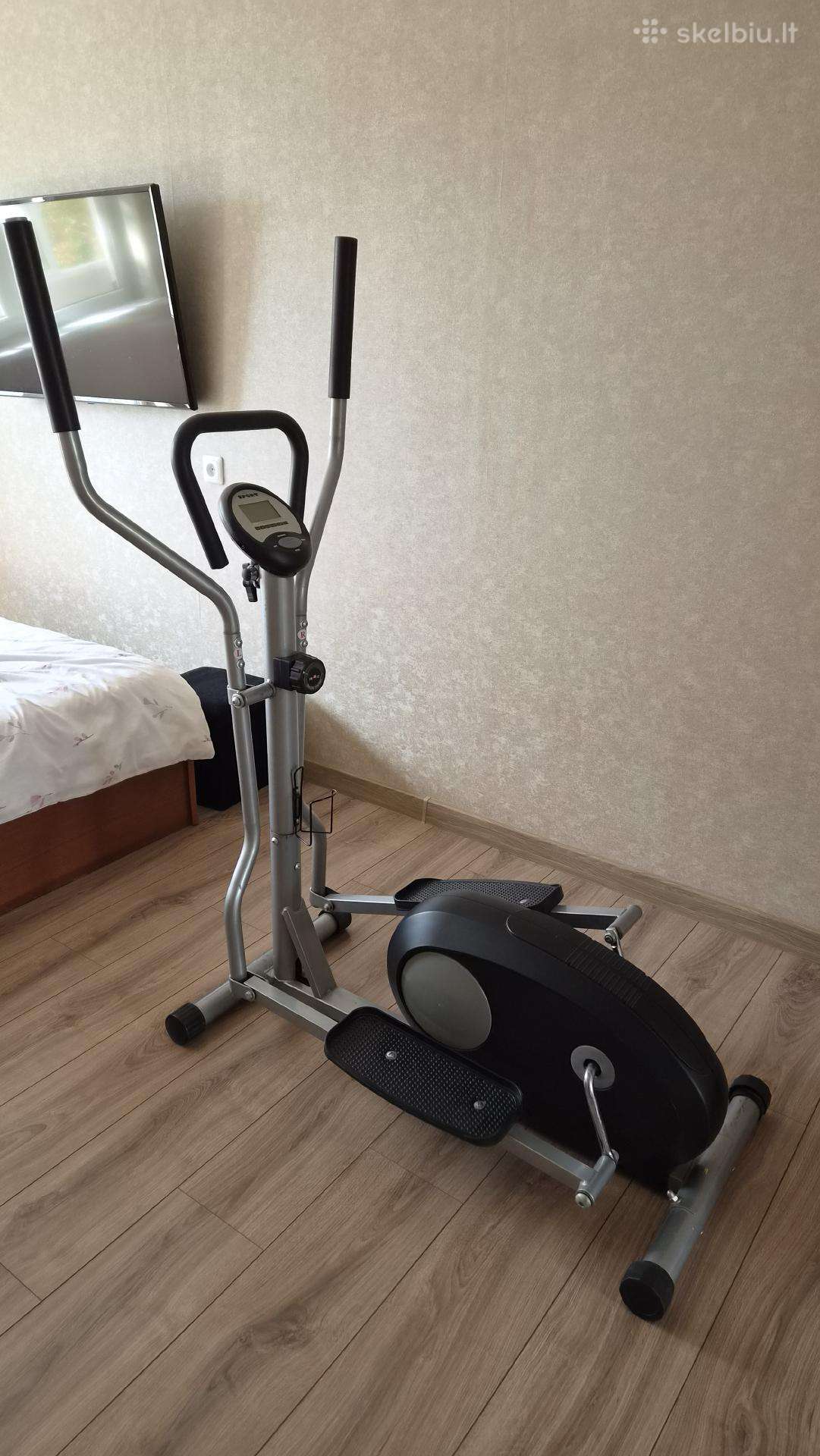Kompaktiškas elipsinis treniruoklis