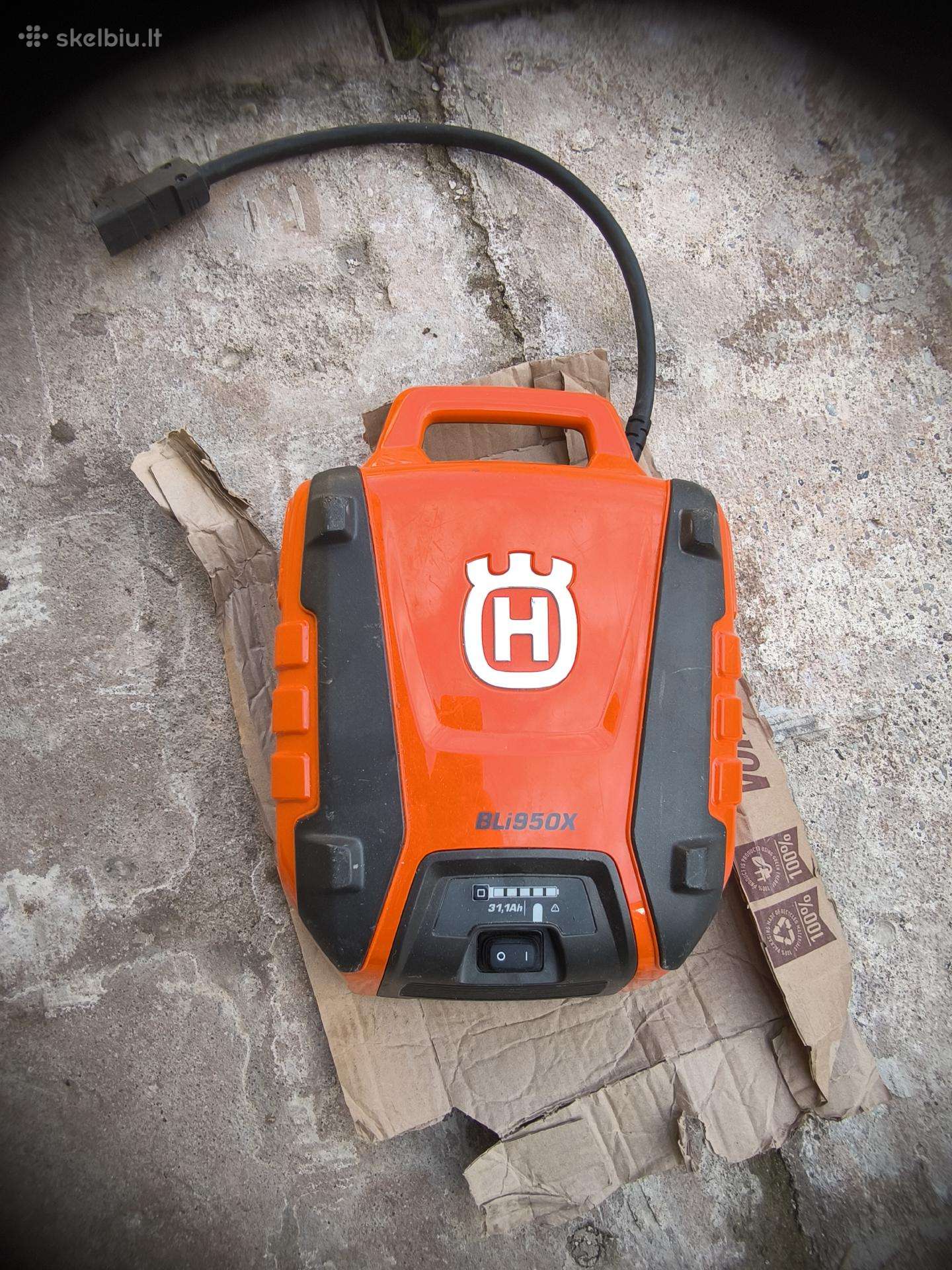Profesionalus Husqvarna lapų pustuvas