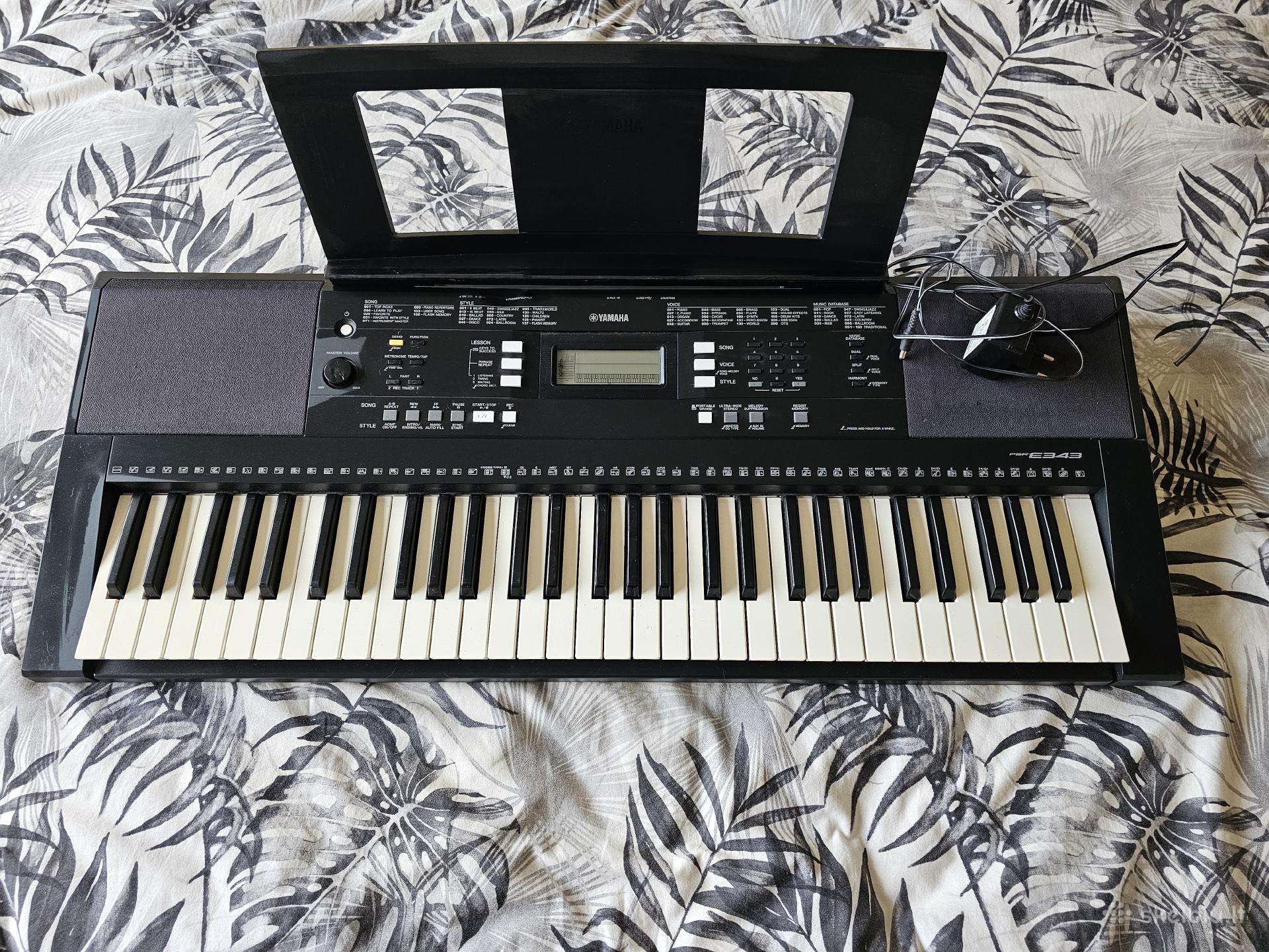 Yamaha psr-e343