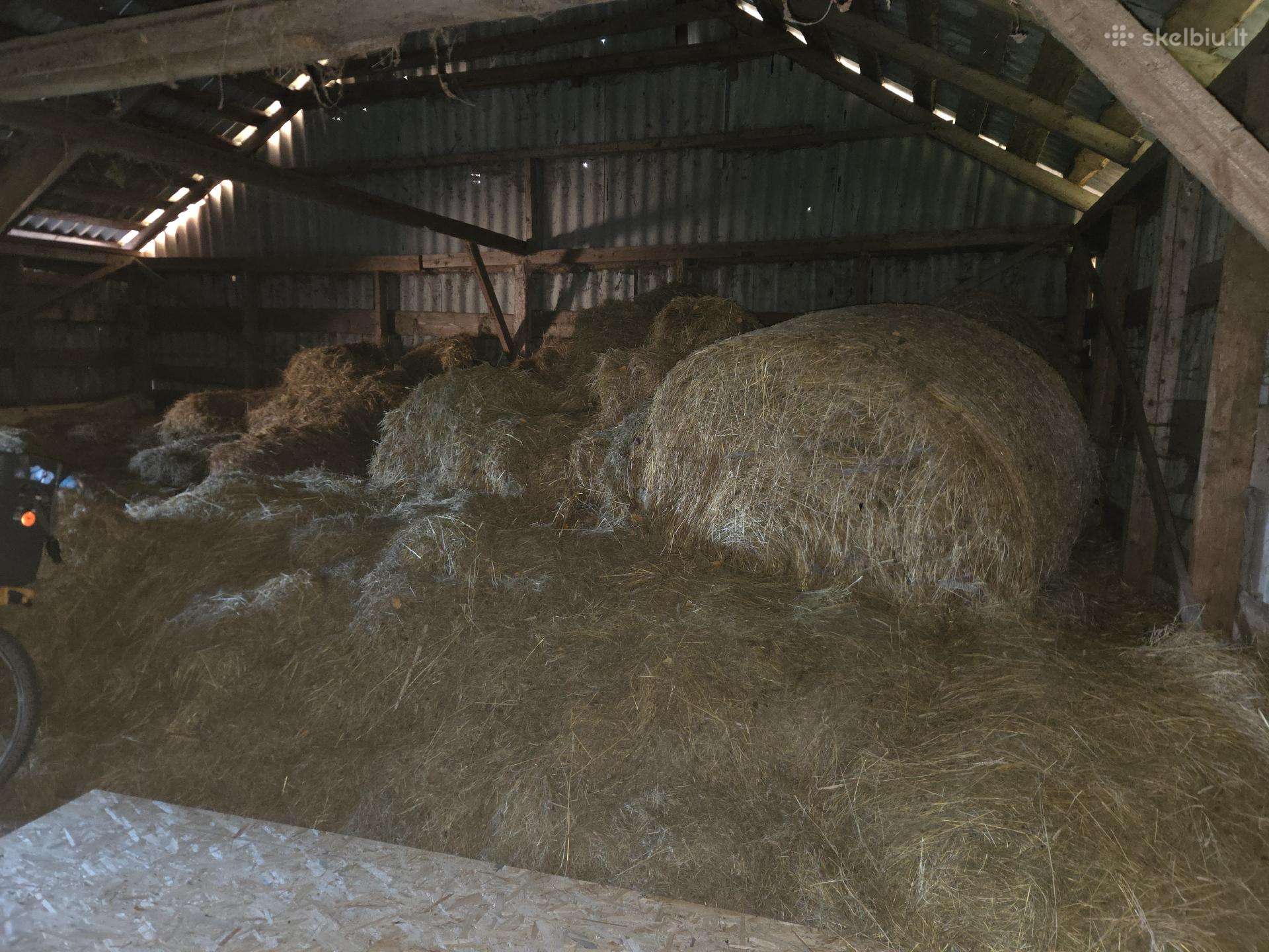Parduodu šieną apie 40m3 už 50 eur.