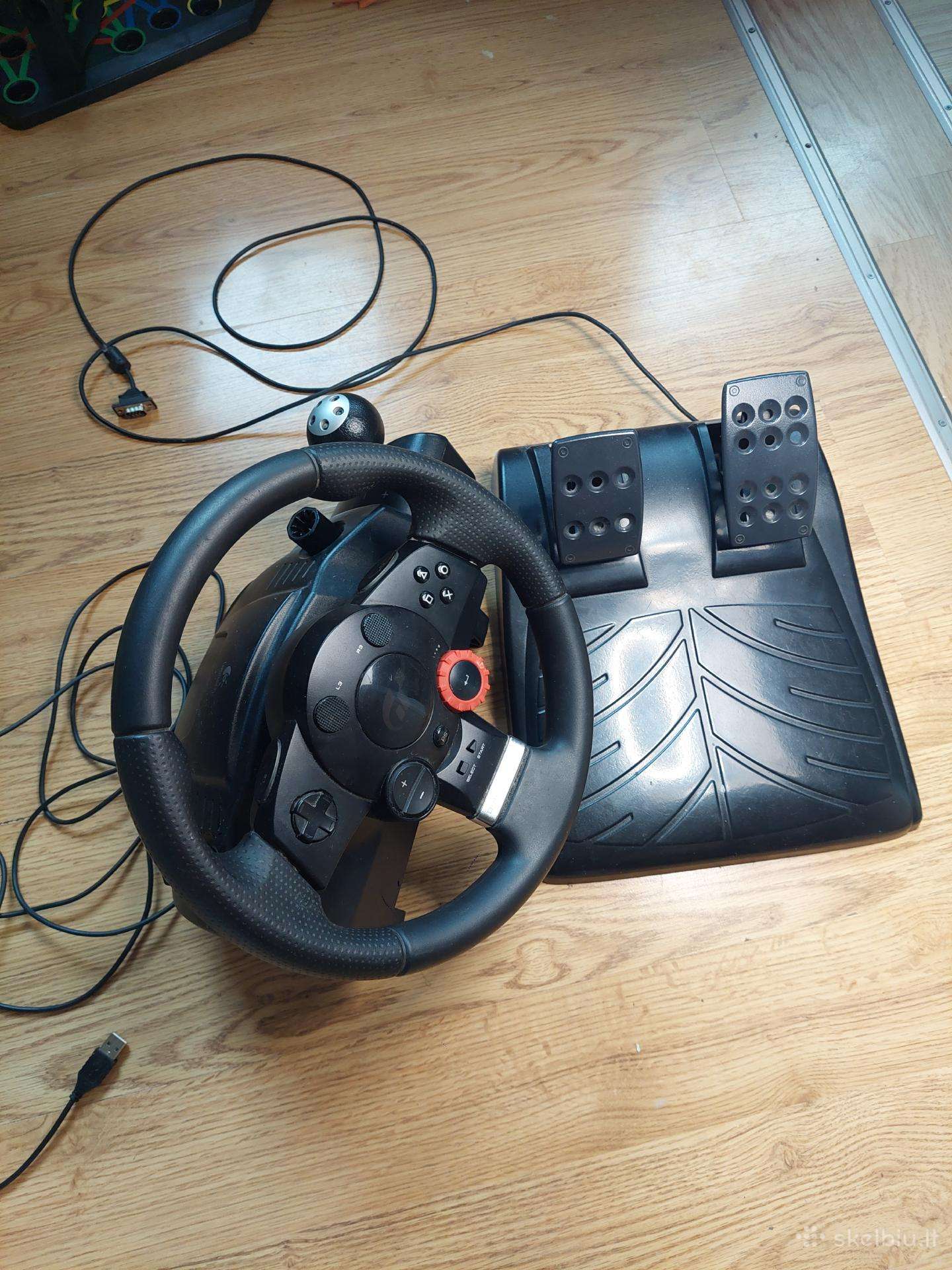 Vairas su pedalais Logitech
