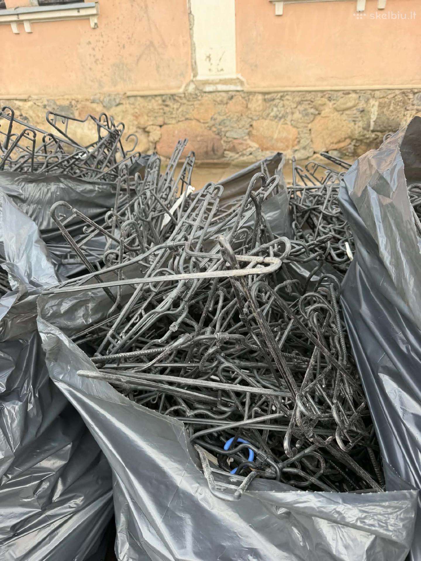 Rūbų pakabos plastmasinės