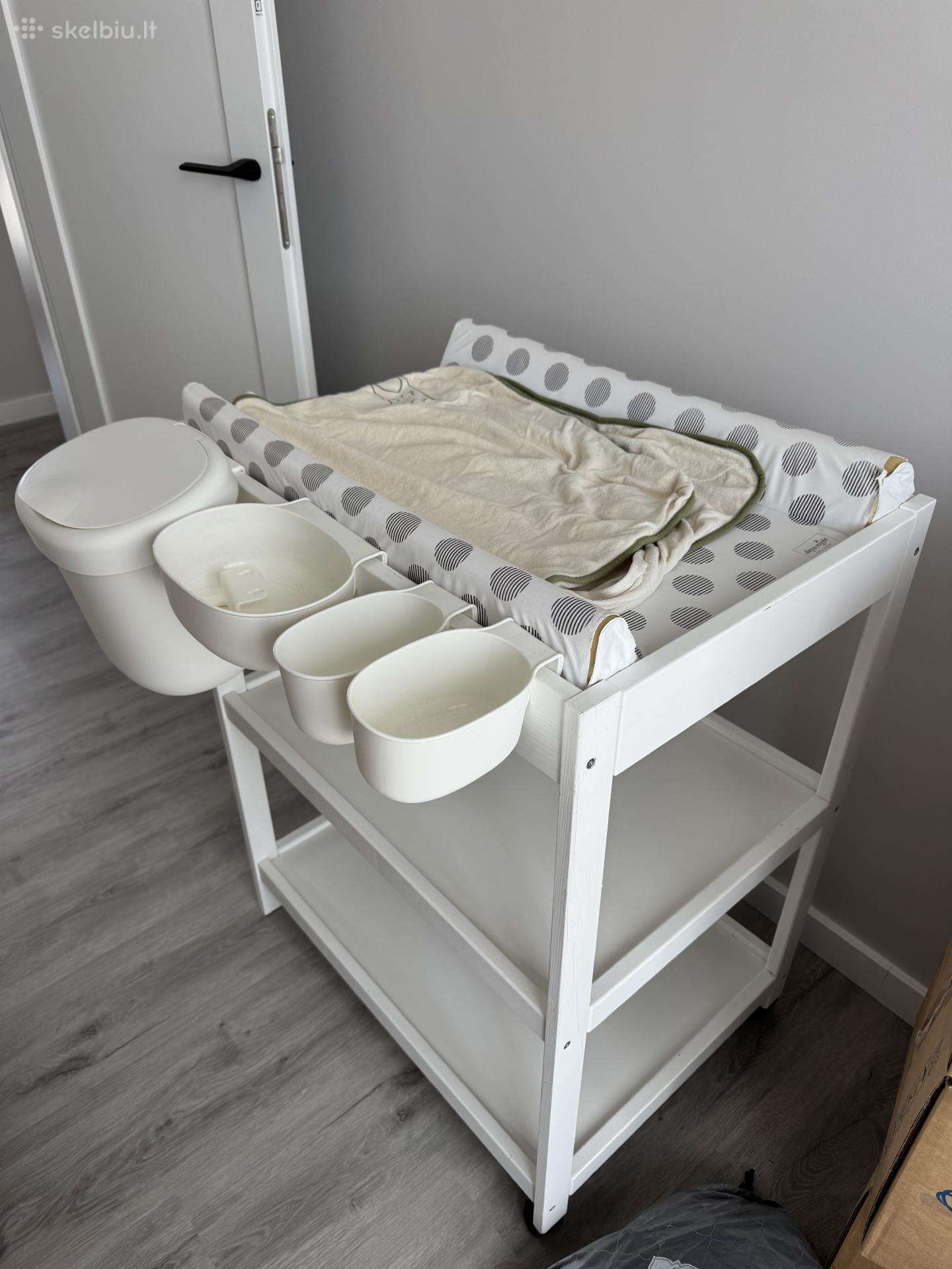 Ikea vystymo stalas su priedais