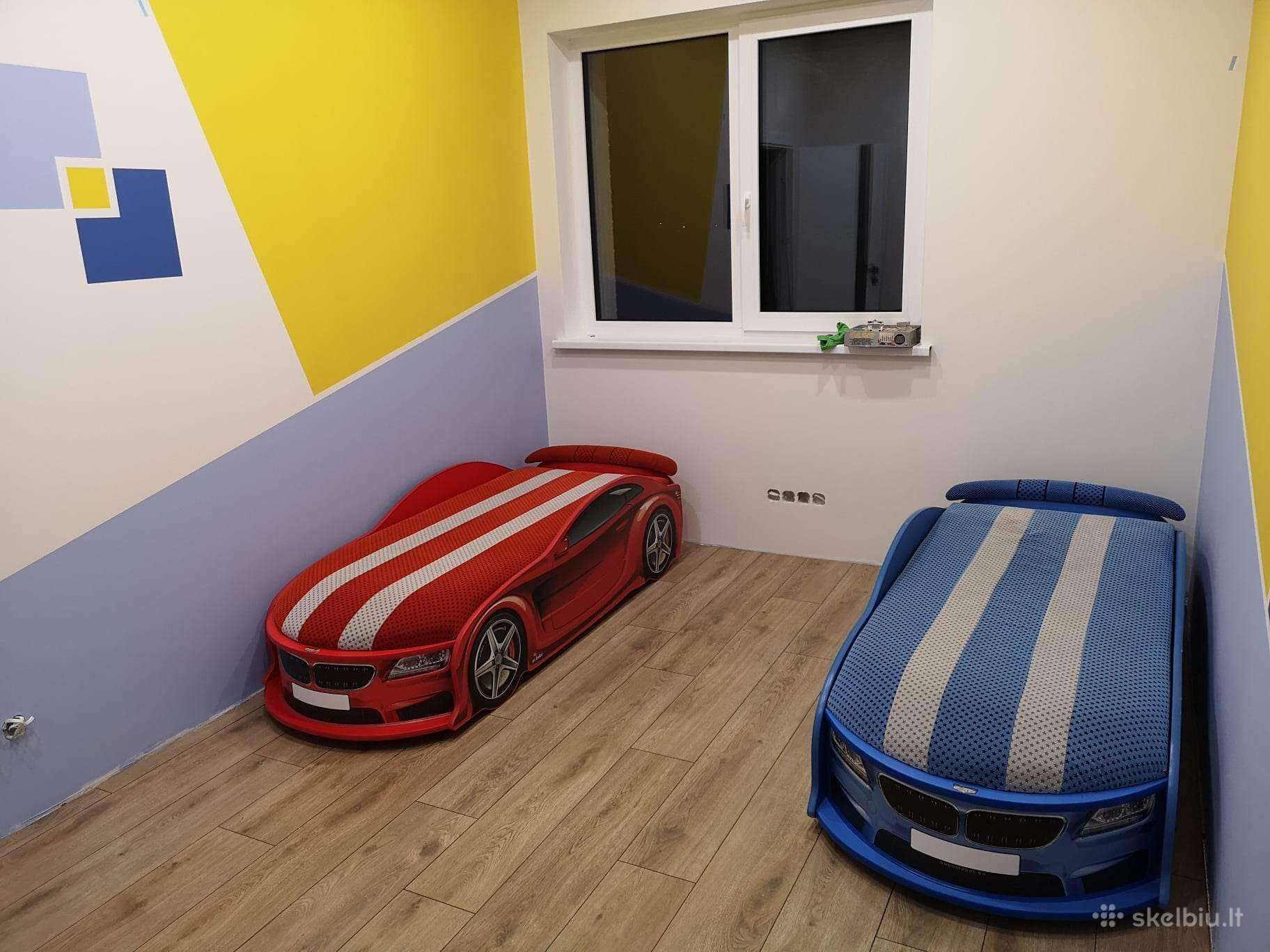 Mebelev automobilio lovas – mėlyną ir