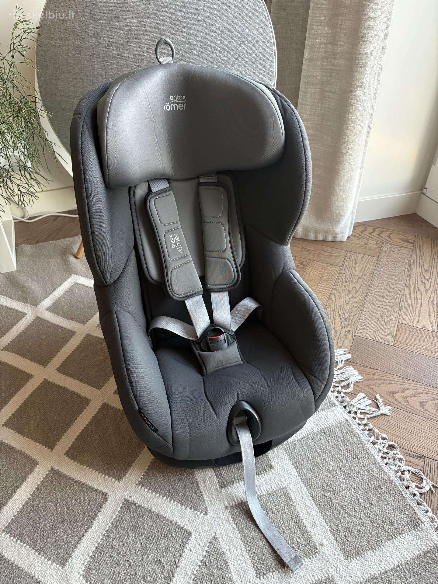 Britax Römer Trifix 2 i-size automobilinė kėdutė