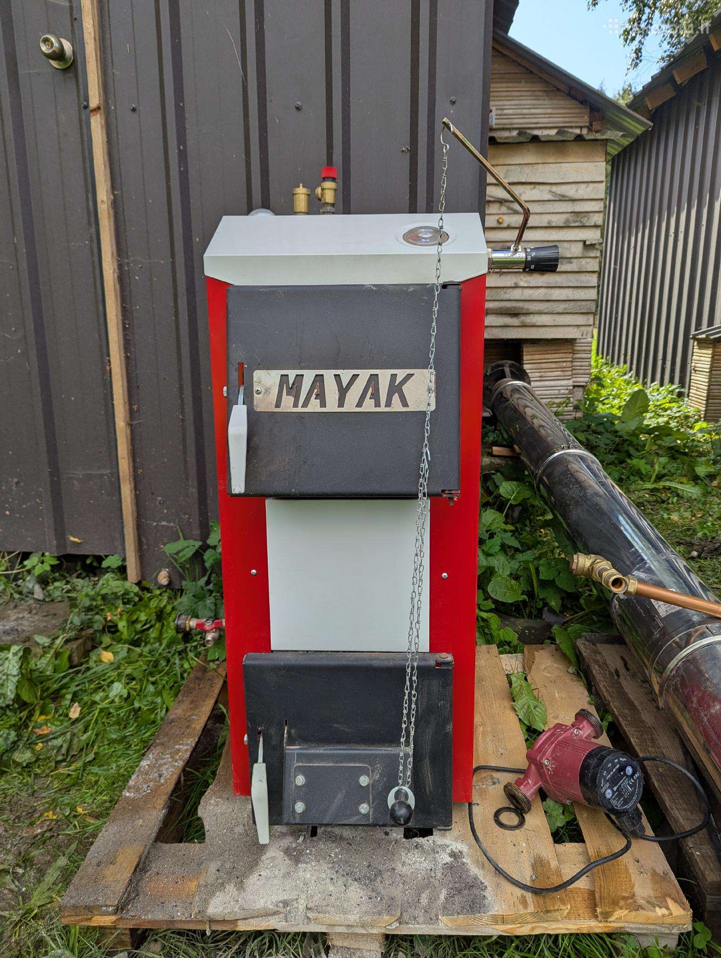 Kieto kuro katilas Majak 12kw kartu su kaminu