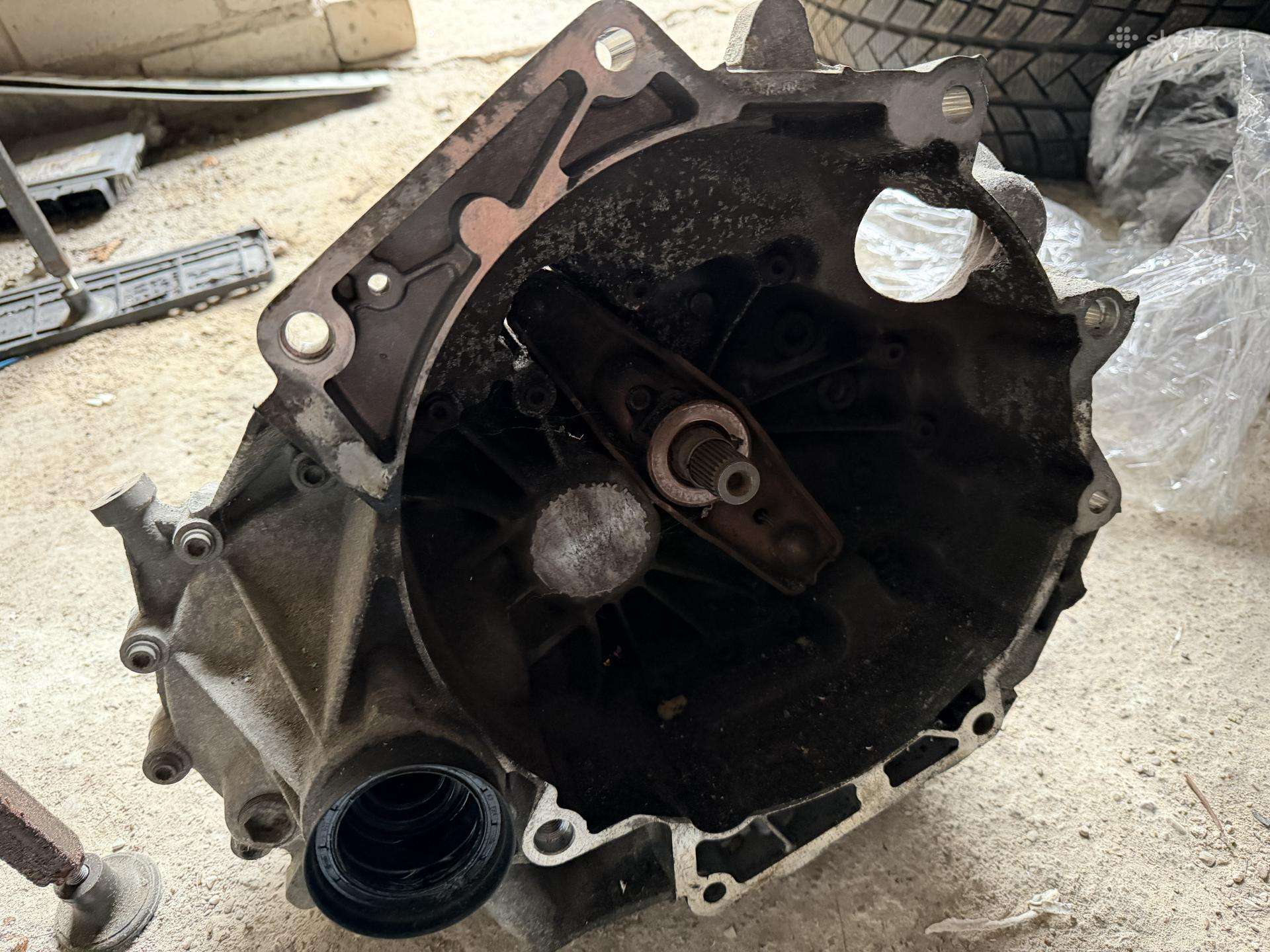 Volkswagen Golf pavarų dėžė