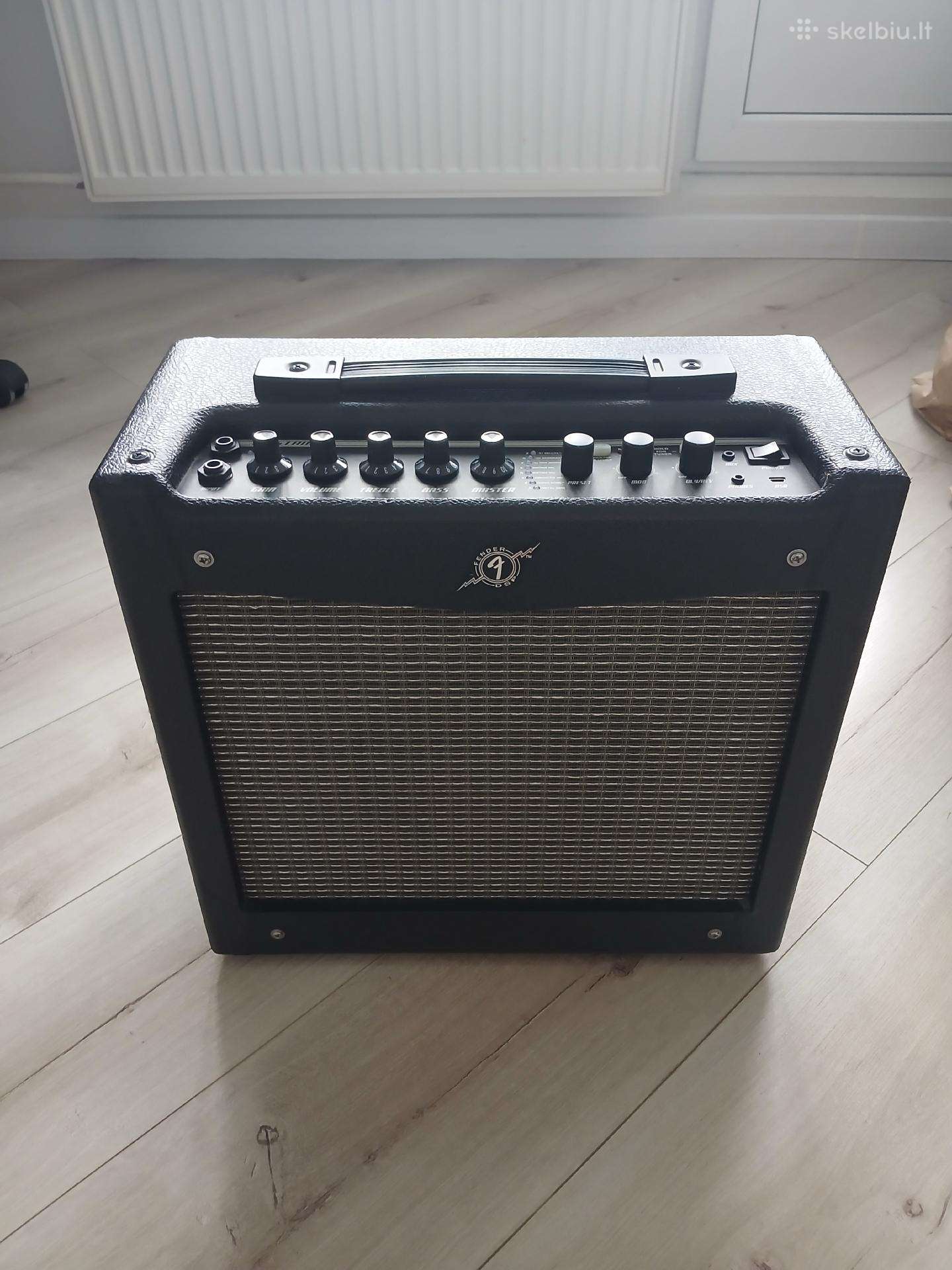 Fender Mustang 1 gitaros stiprintuvas/kubas