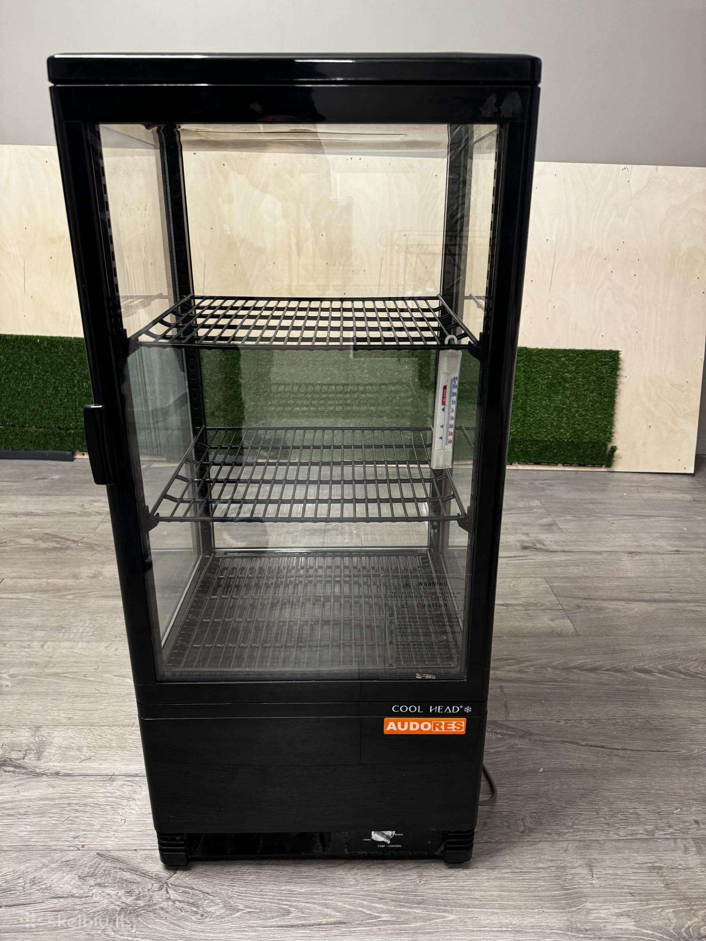 Profesionali šaldoma vitrina „Cool Head“ – 190 €