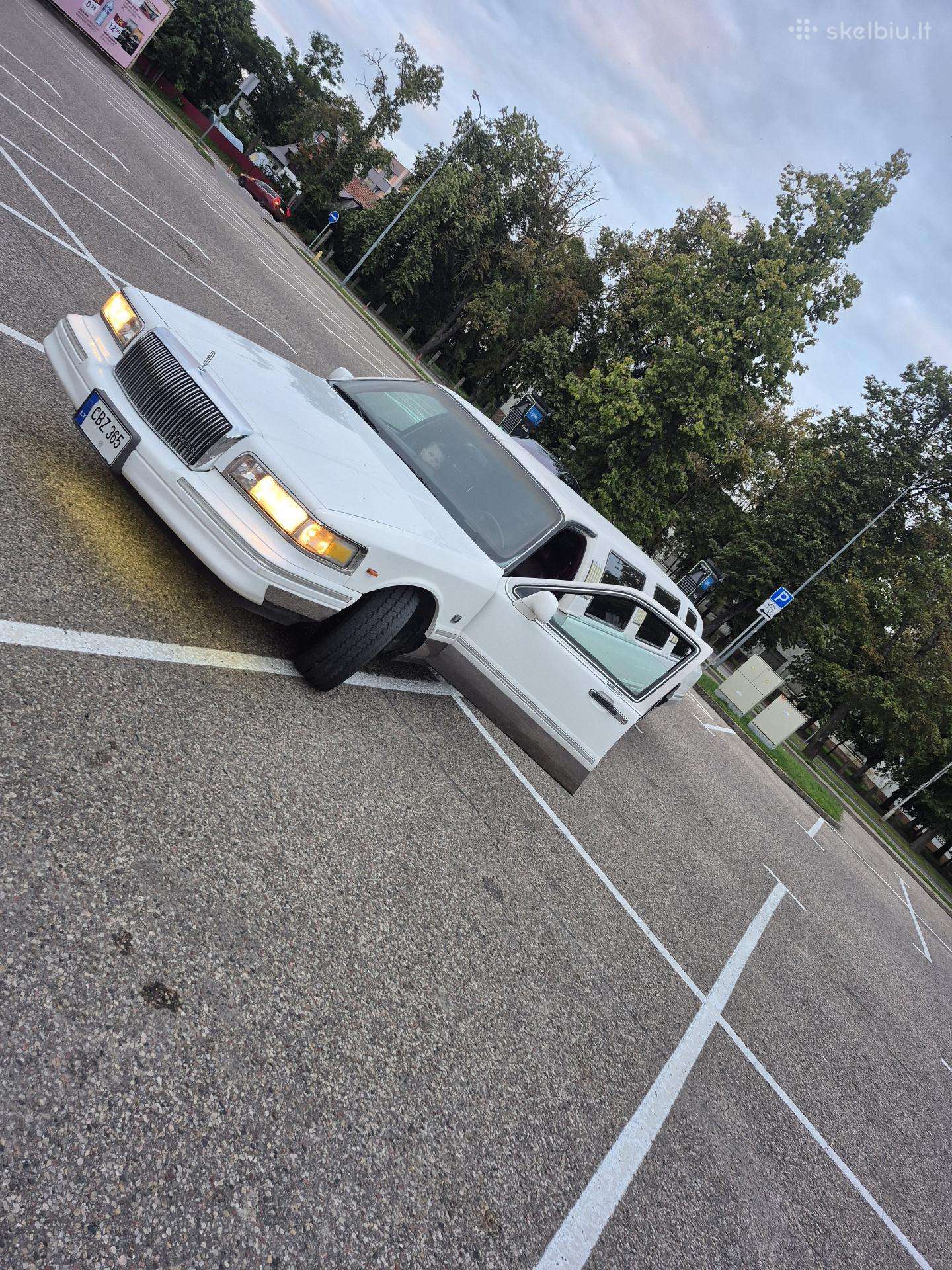 Lincoln Town Car, Лимузин