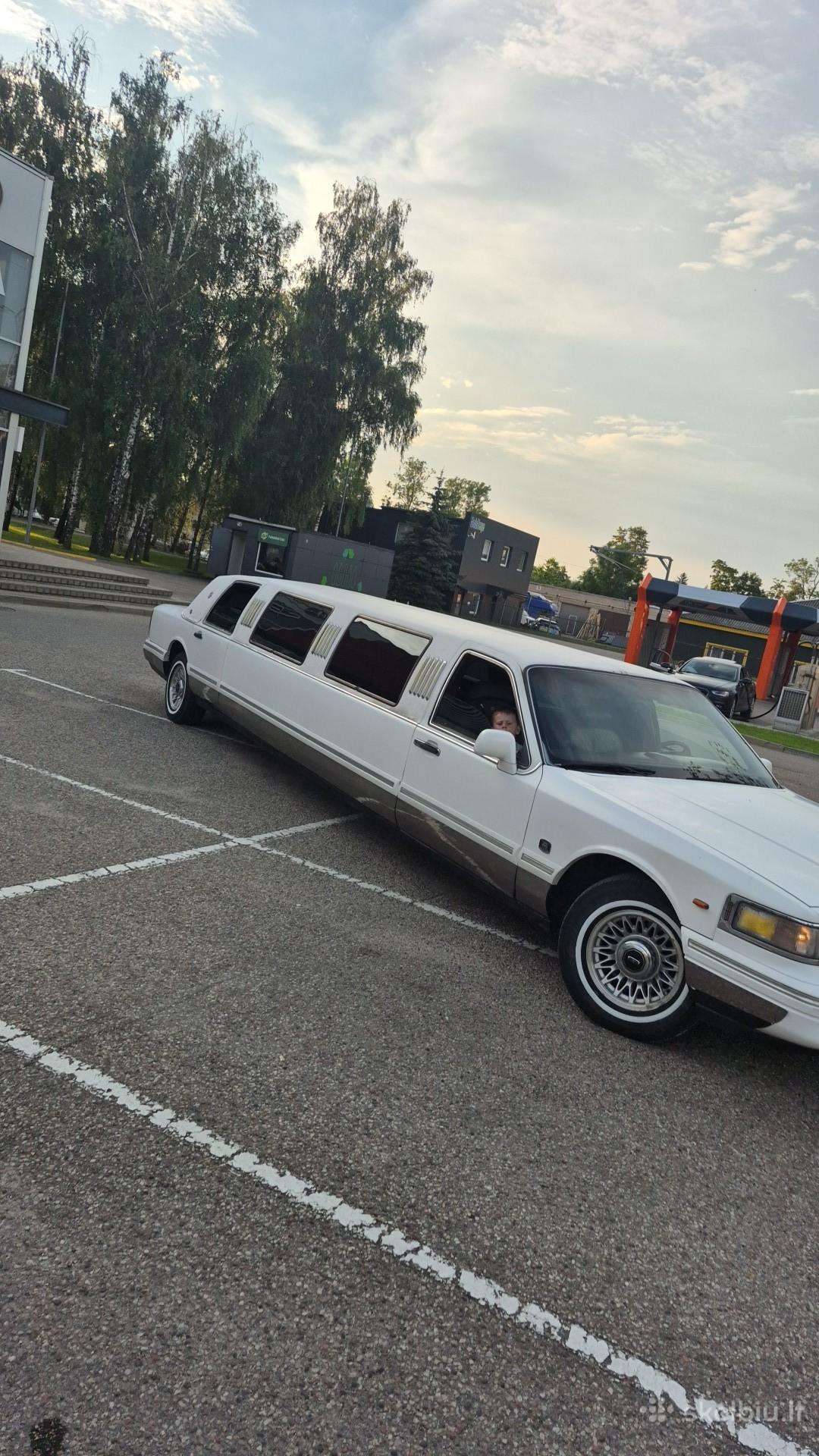 Lincoln Town Car, Лимузин
