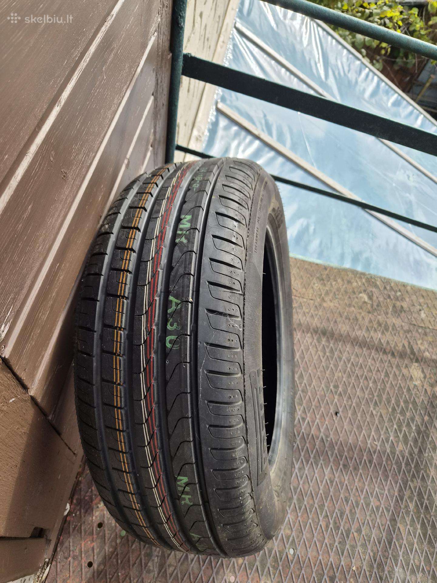 Parduodu padangą 215/55r16