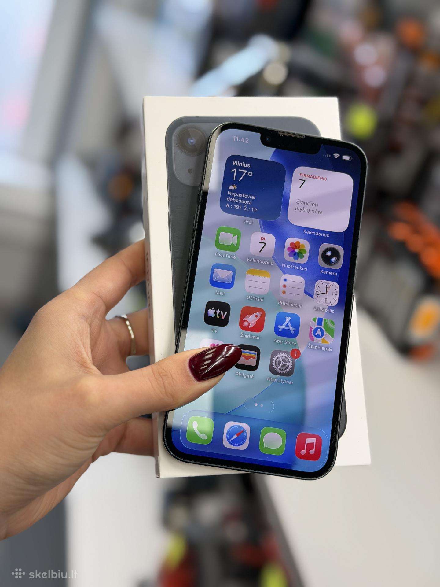iPhone 13