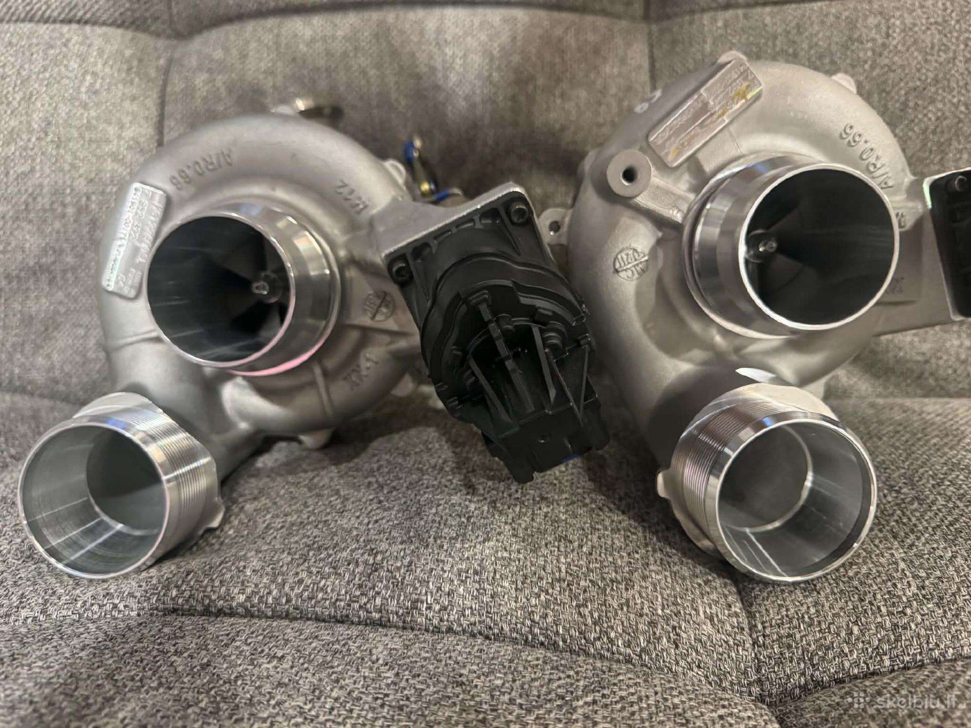 Bmw M5 F9x Originalios Oem Turbinos – Naujos
