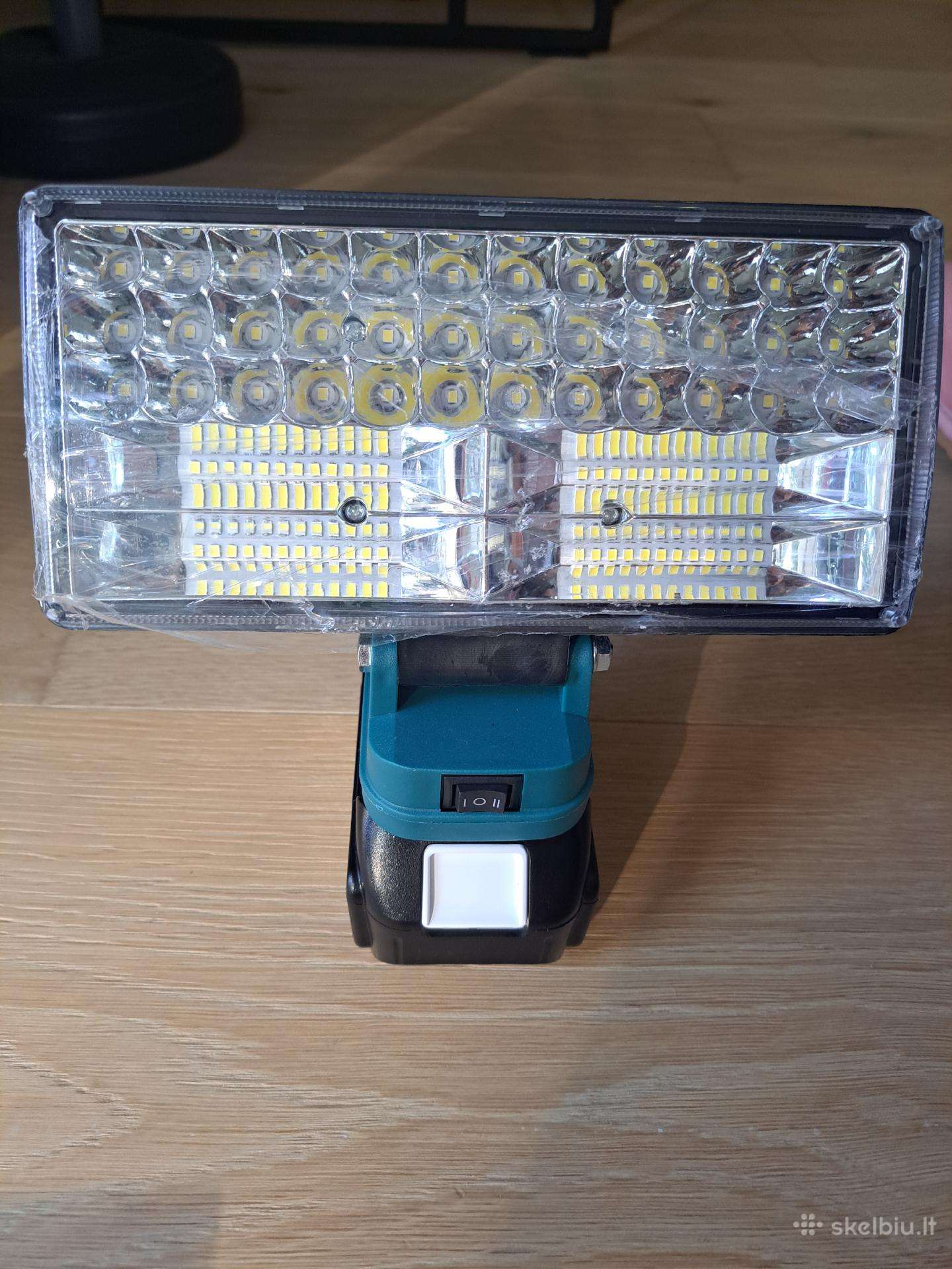 Nauja LED darbo lempa Makita 18 V akumuliatoriui