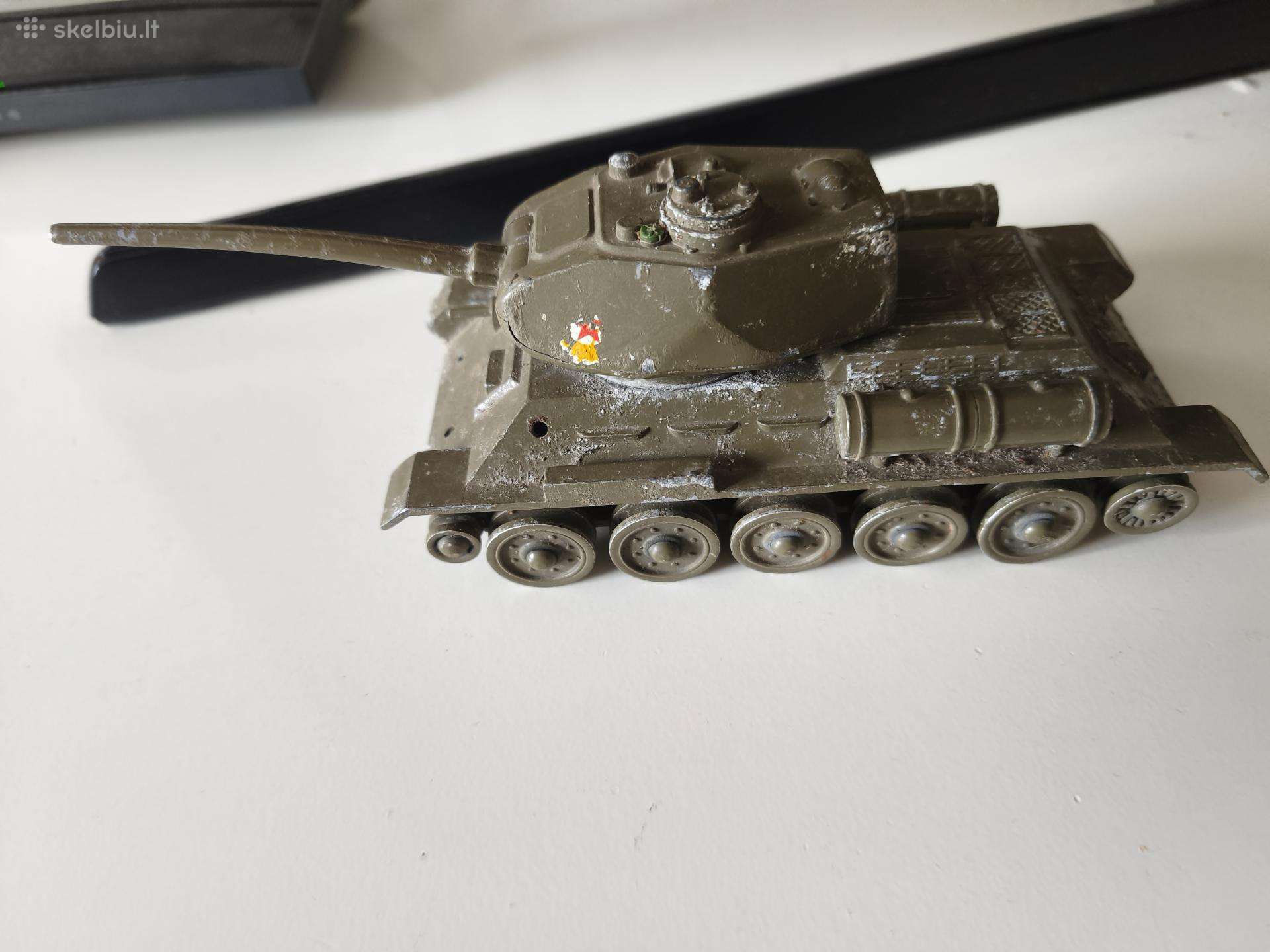Tankas
