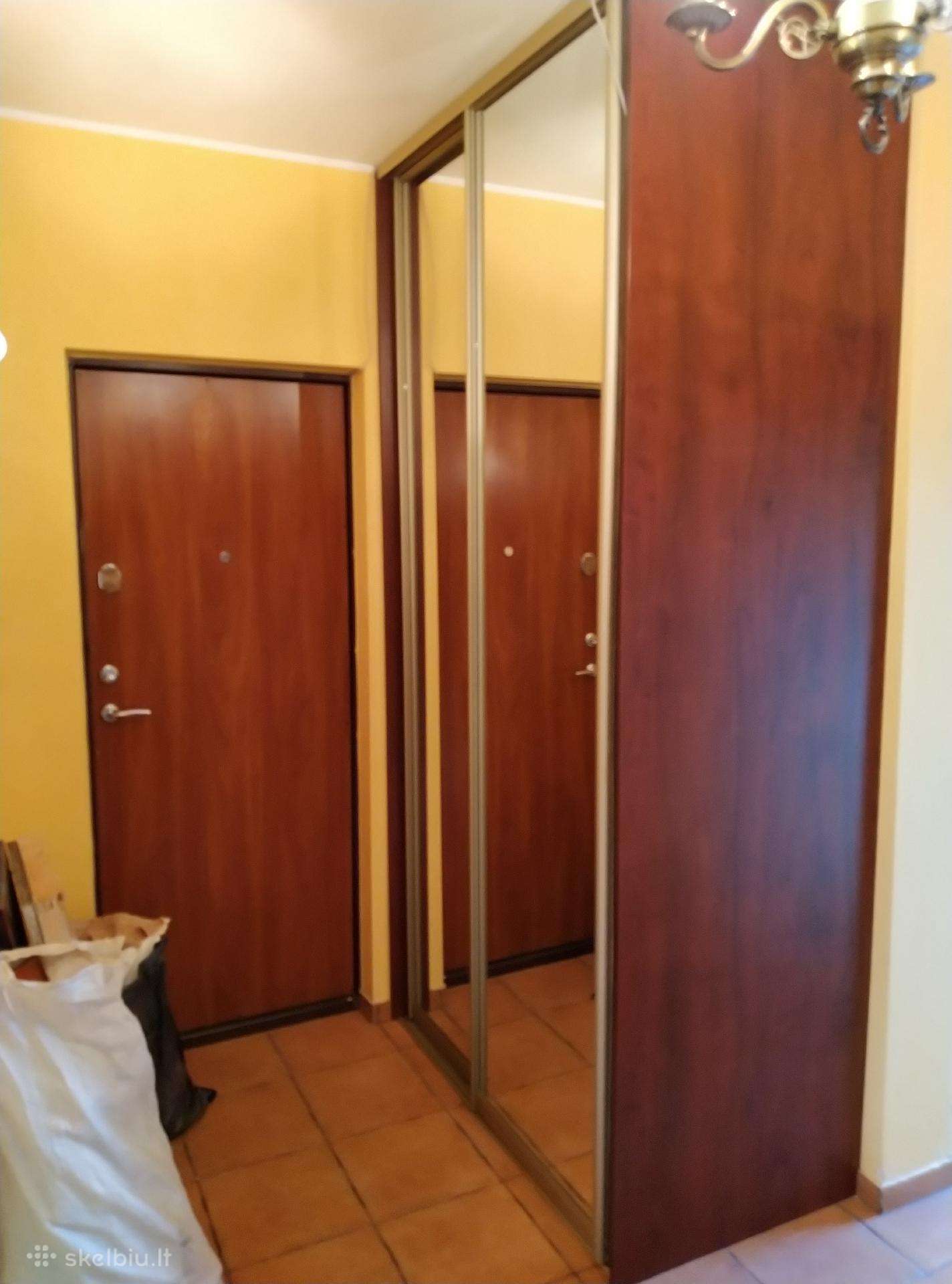 Kubiai spinta su Dideliais veidrodžiais