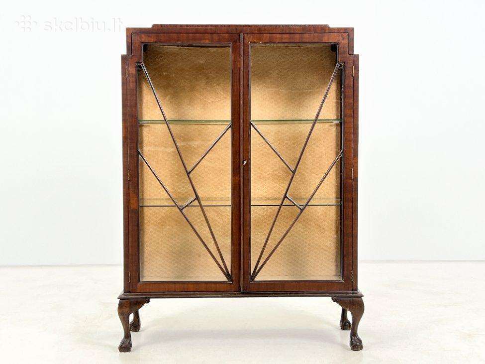 Angliška, chippendale raudonmedžio vitrina