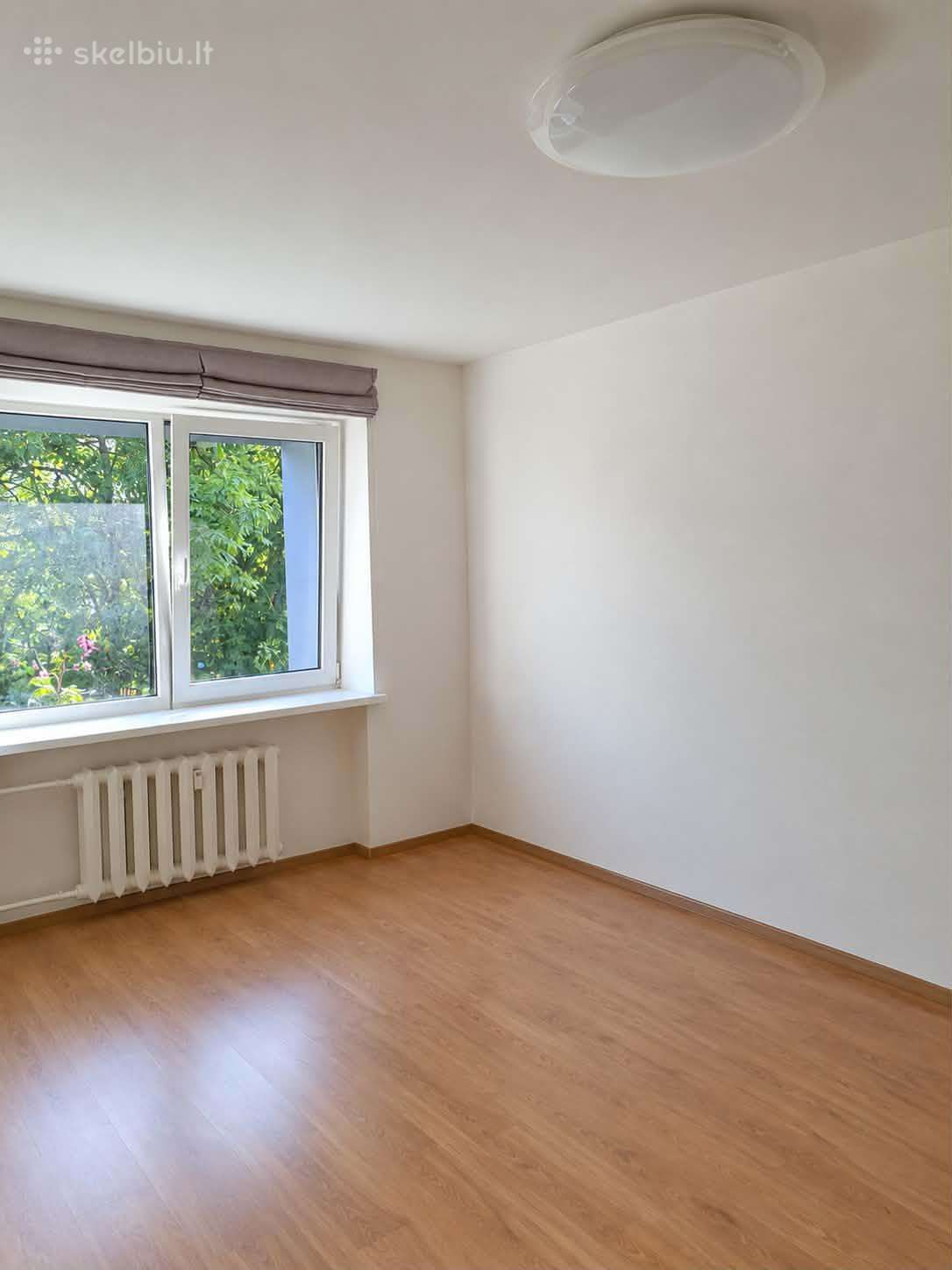 Parduodamas dviejų kambarių butas