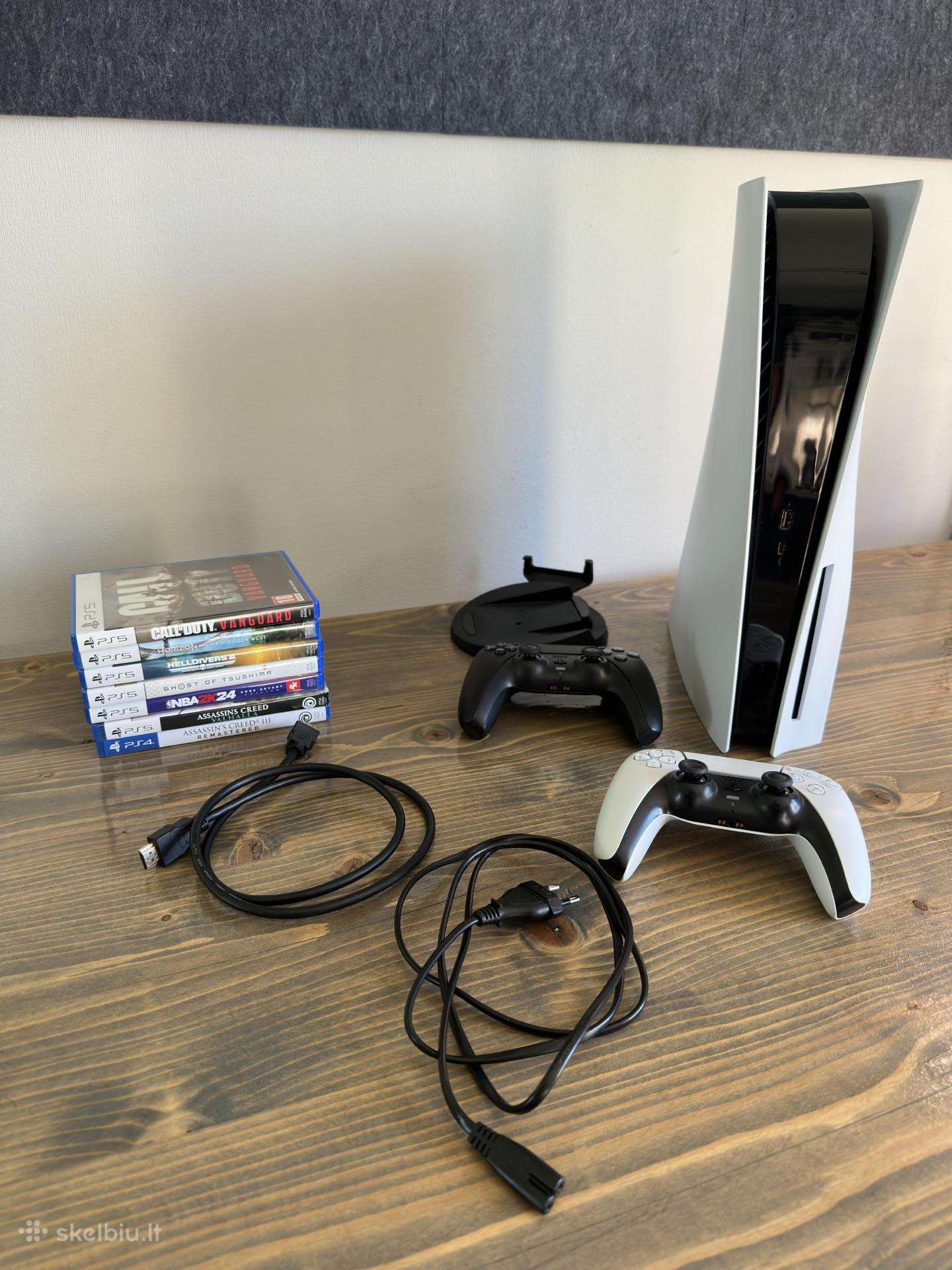 Parduodama „Sony Playstation 5" konsolė