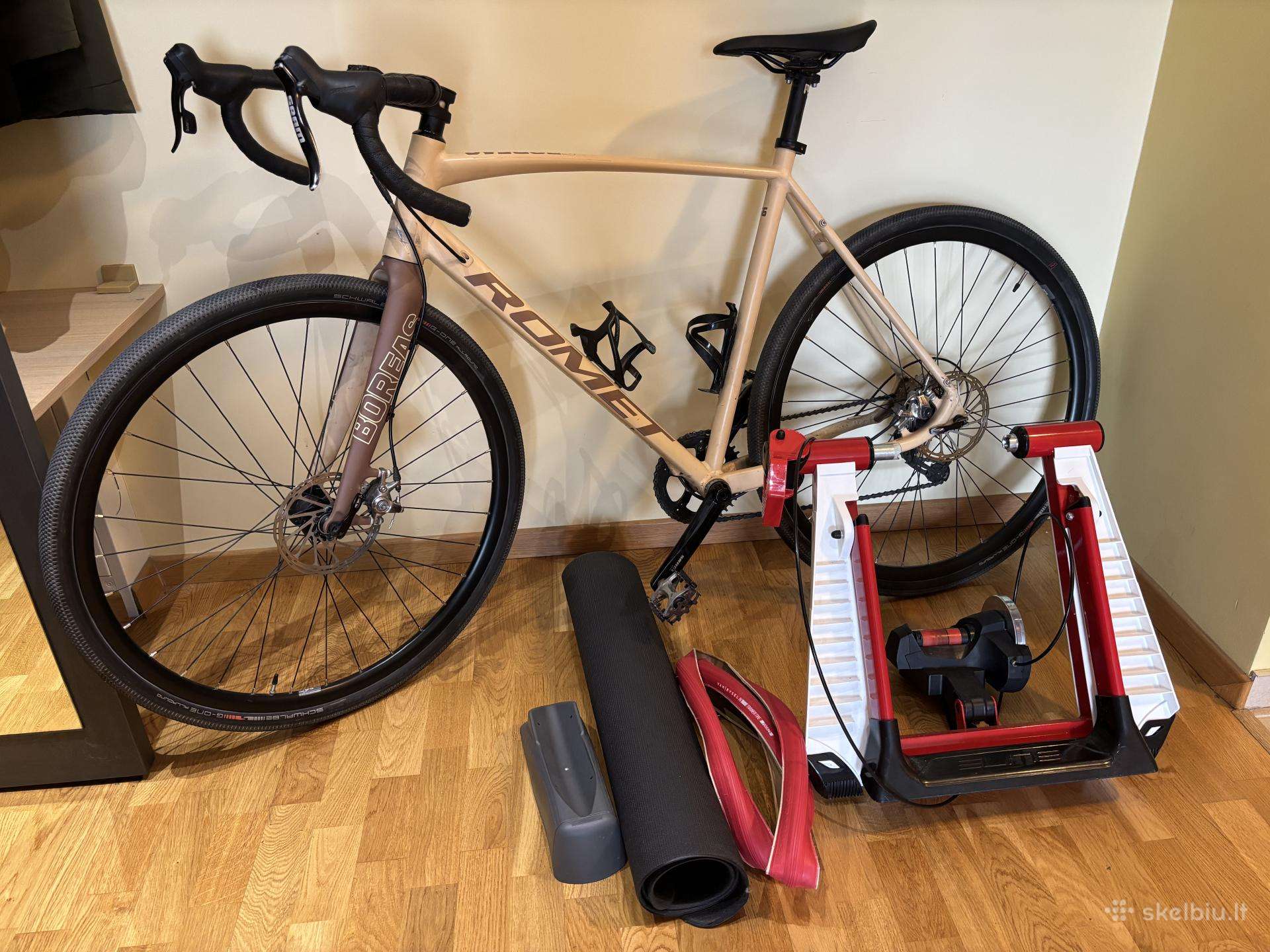 Gravel Romet Boreas 1, 56cm, su treniruokliu