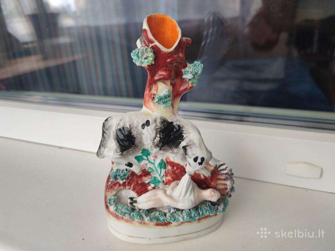 Angliška Staffordshire1850- 1860 m. statulėlė