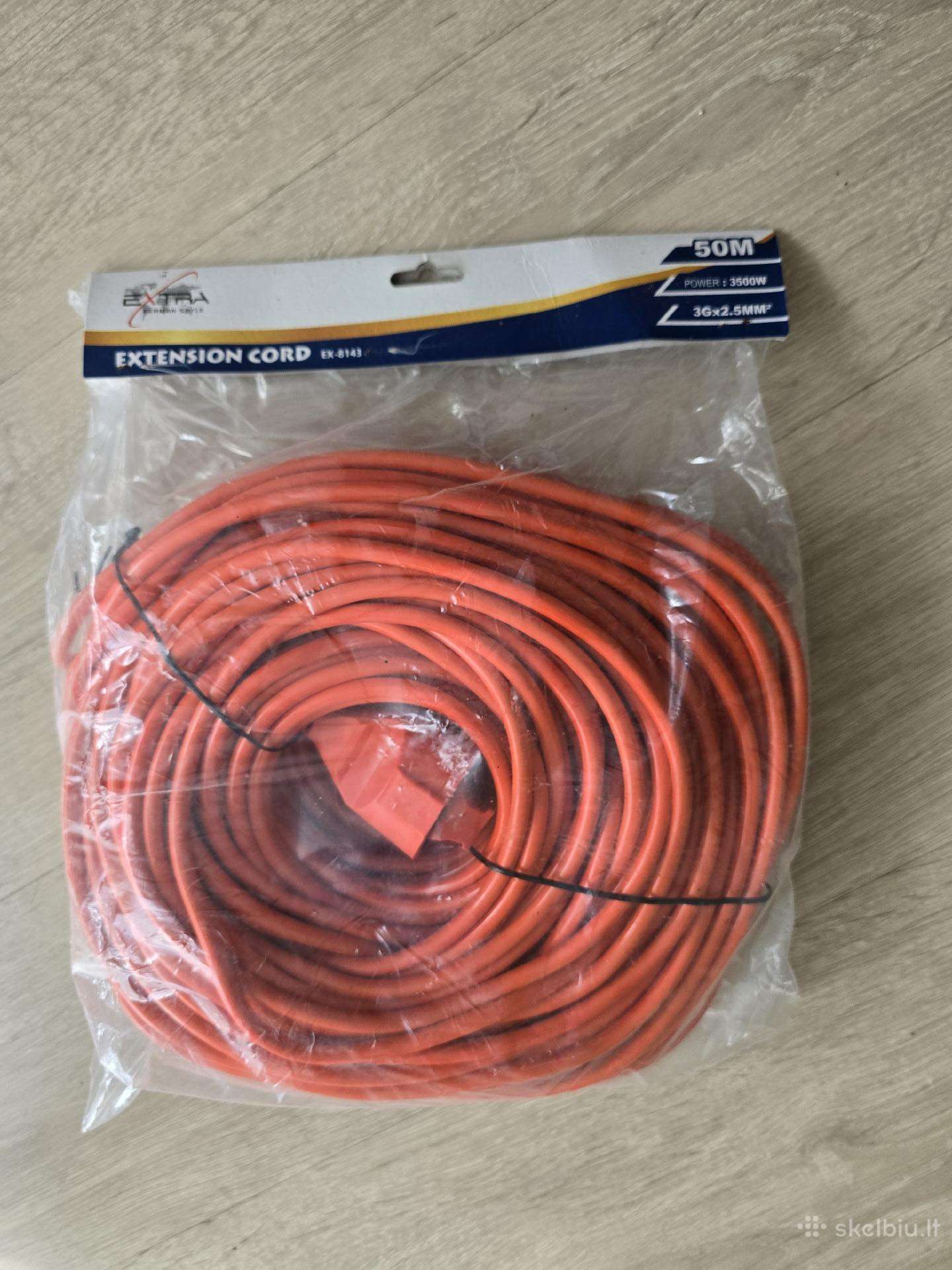 Oranžinės spalvos elektros ilgintuvas