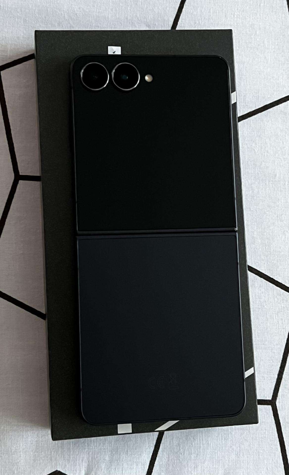 Samsung Galaxy Z Flip 7 256 GB jetblack