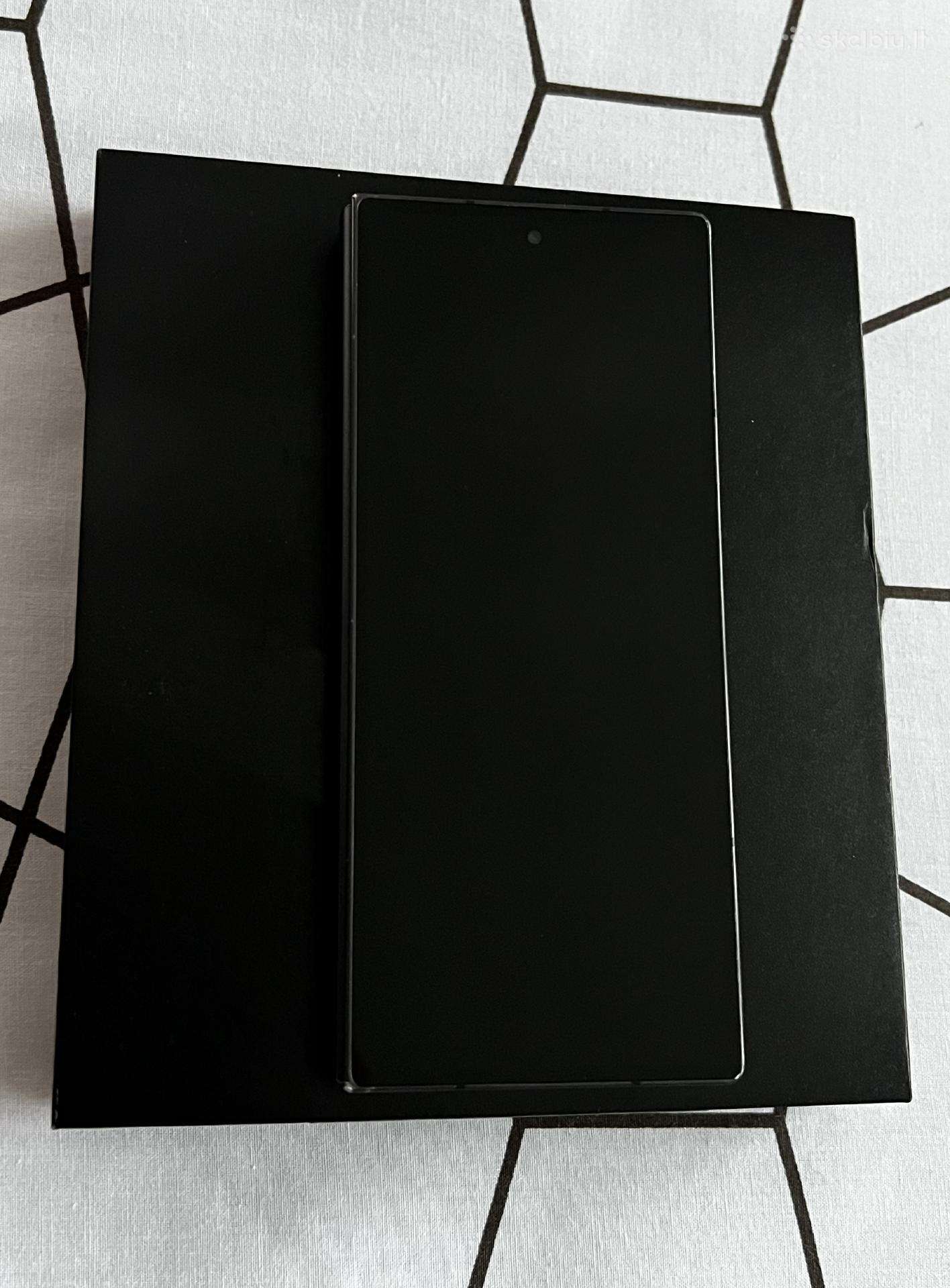 Samsung Galaxy Z Fold 6 crafted black