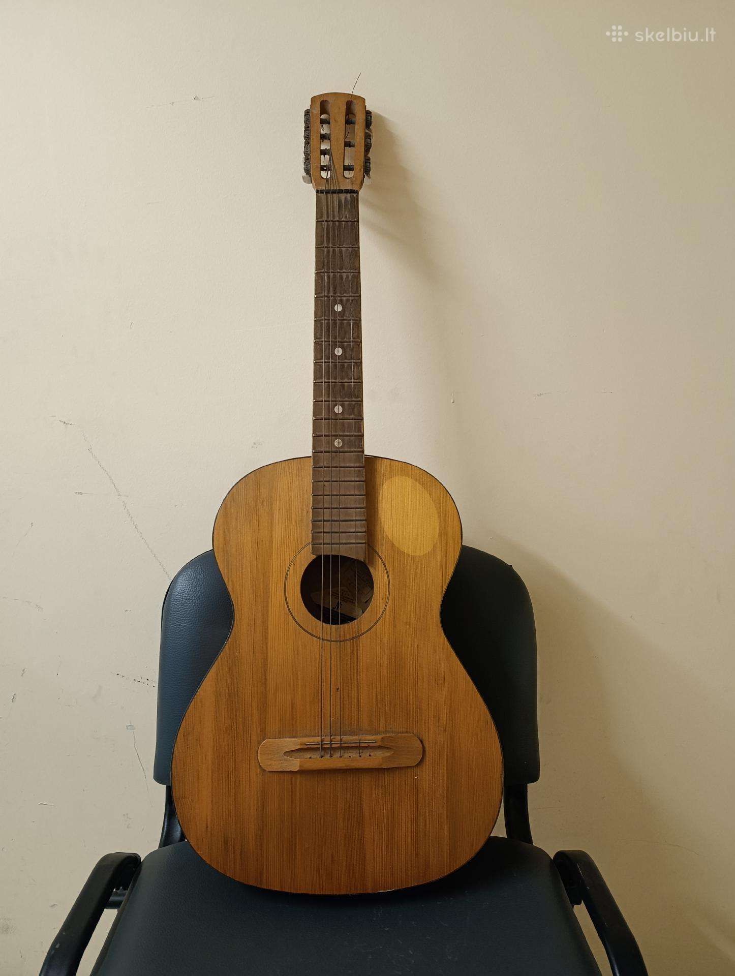 Gitara (nedidelė)