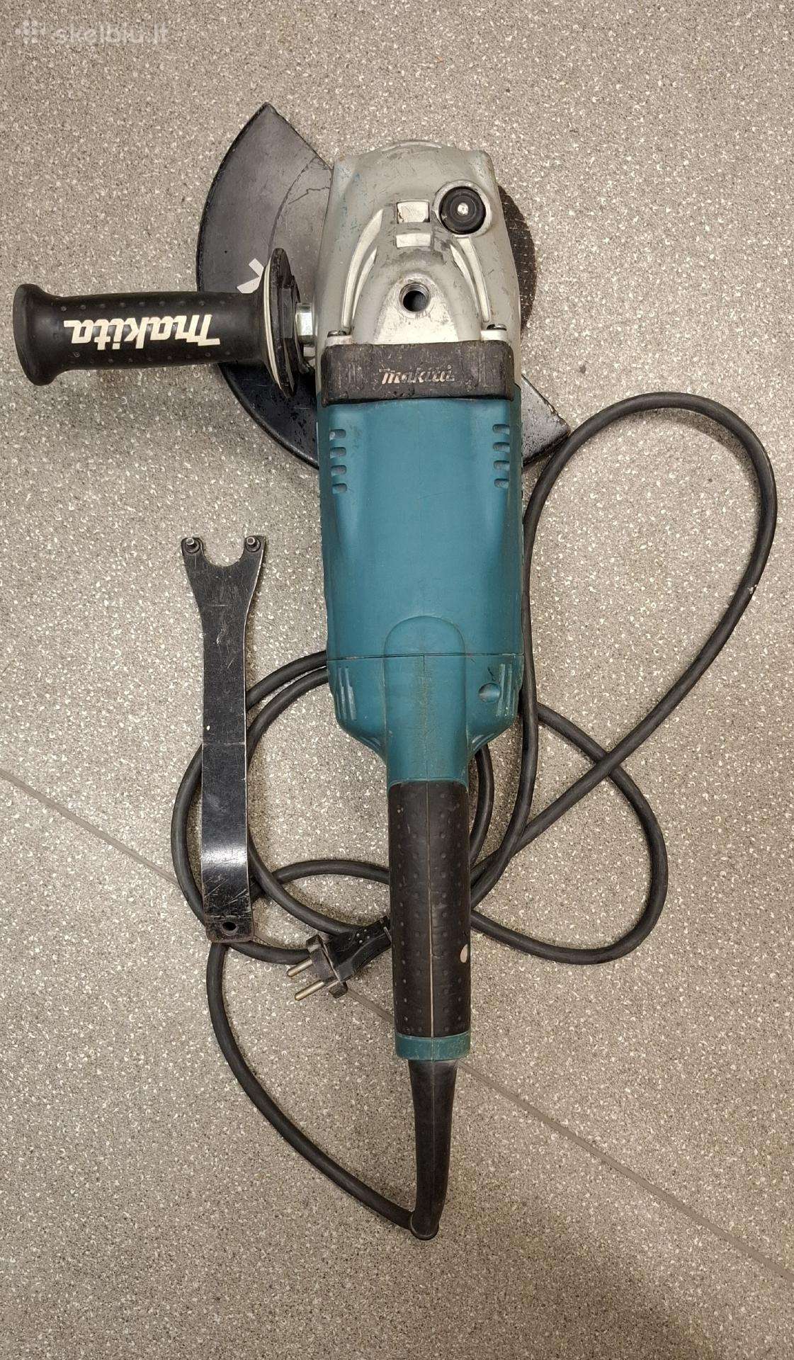 Makita Ga9020s