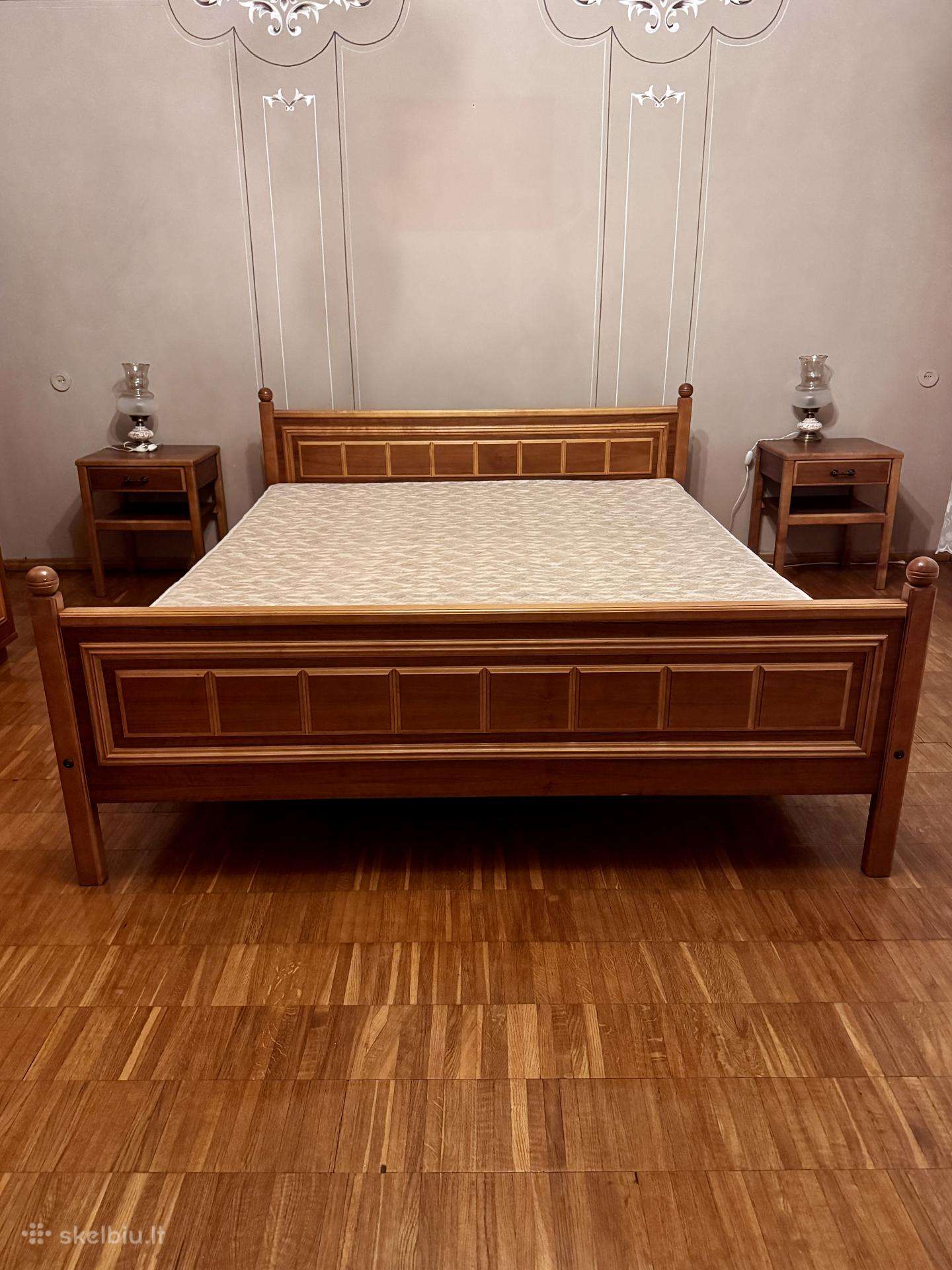 Dvigulė lova su čiužiniu (160x200