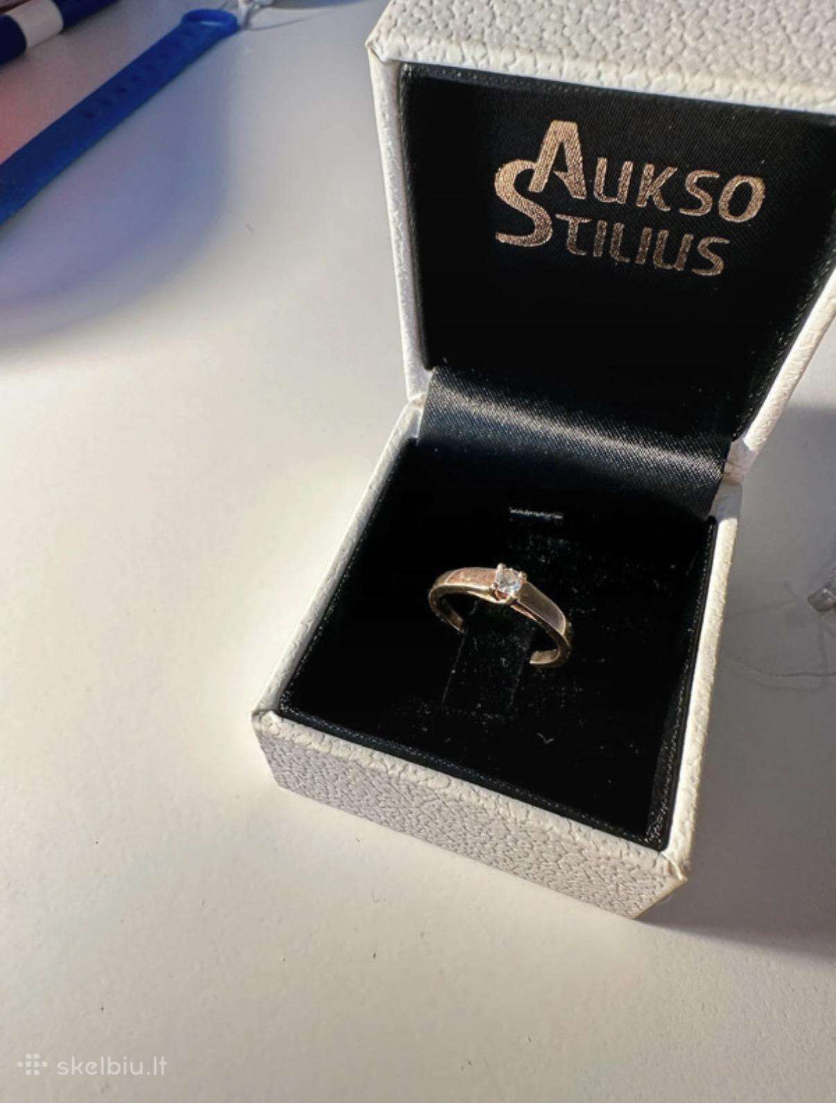 Aukso žiedas su briliantu