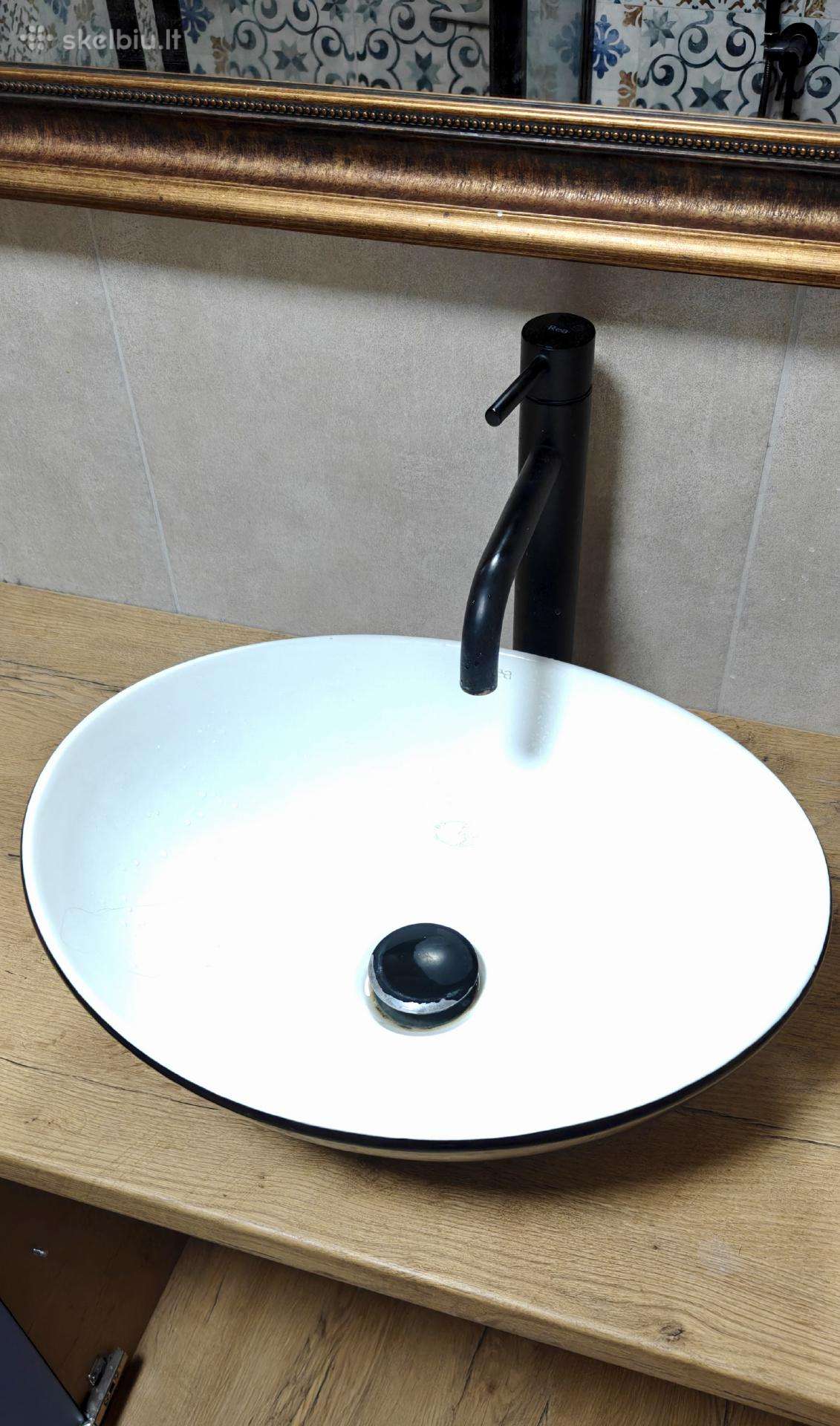 Pastatomas praustuvas su maišytuvu