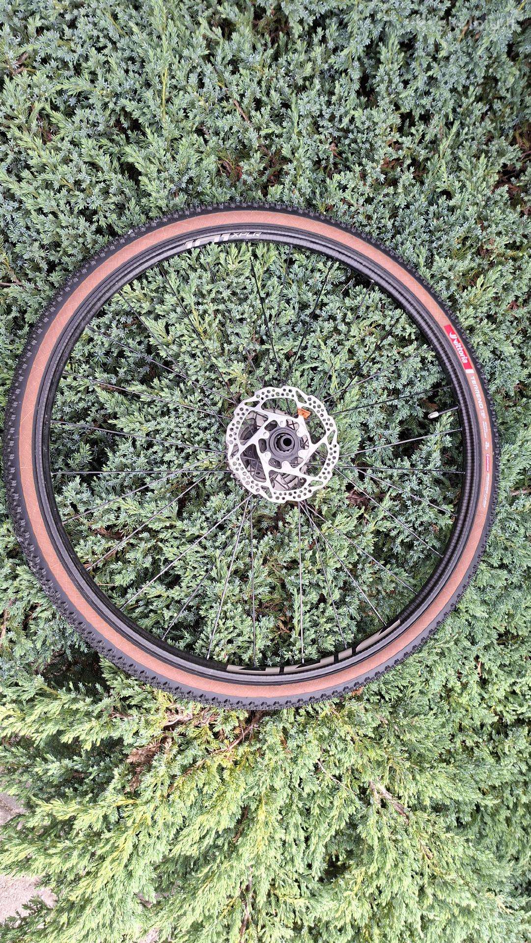 Carbon Zipp 101 XPLR Ratai