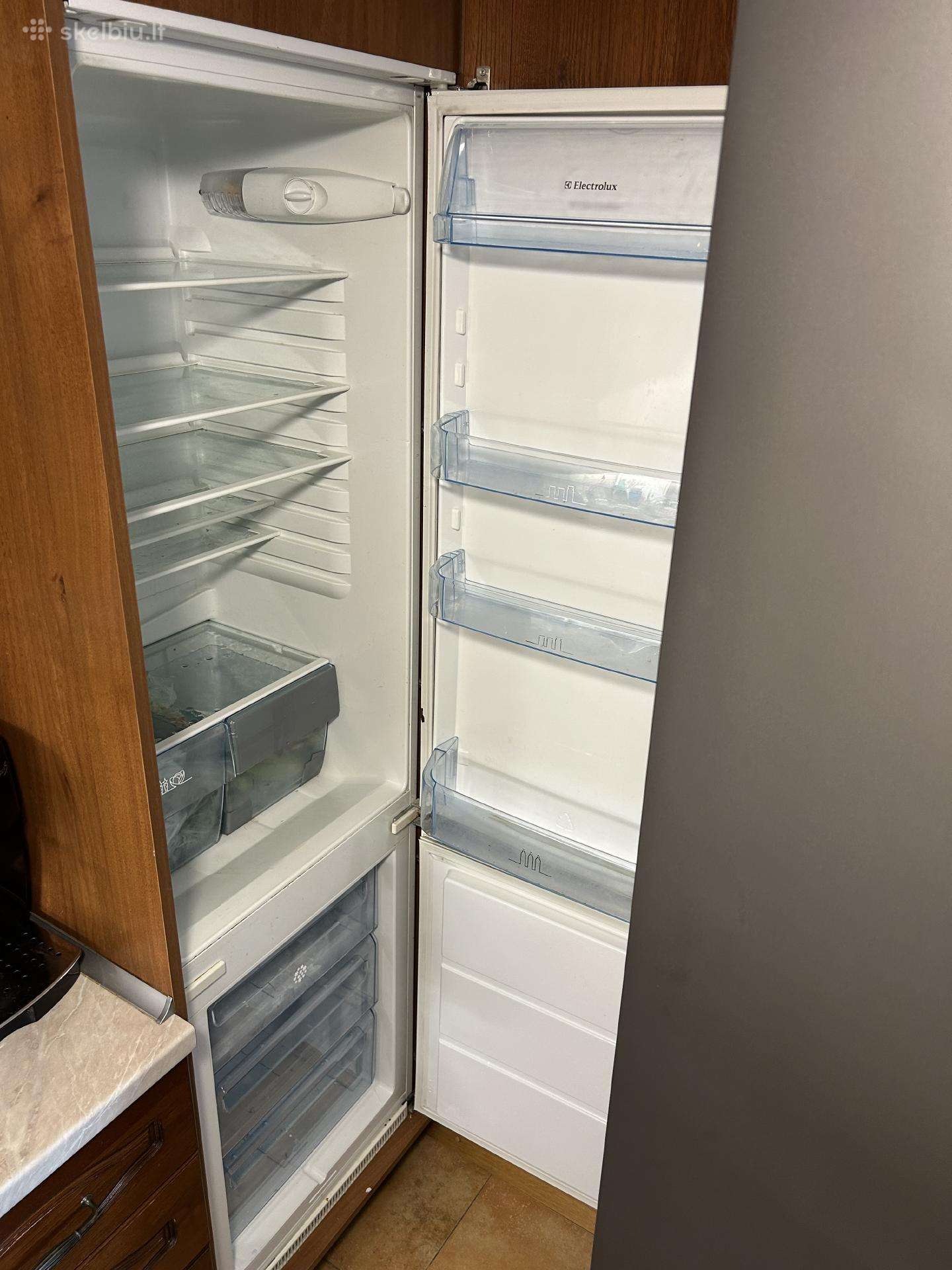 Electrolux ern29601 Įmontuojamas šaldytuvas
