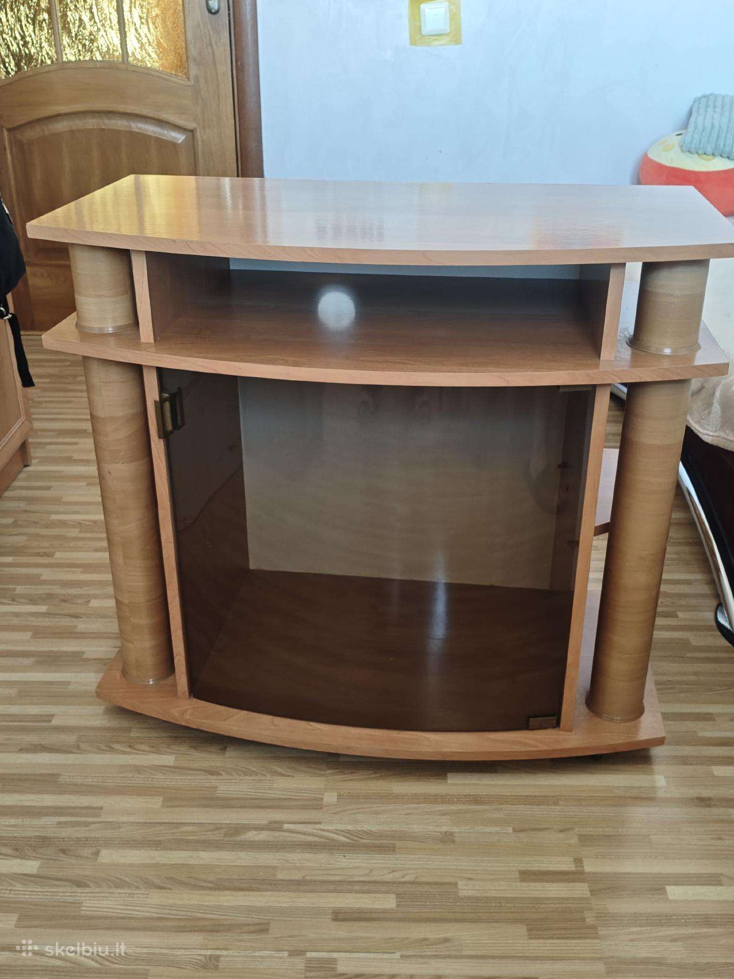 Medžio TV staliukas / spintelė už 35€