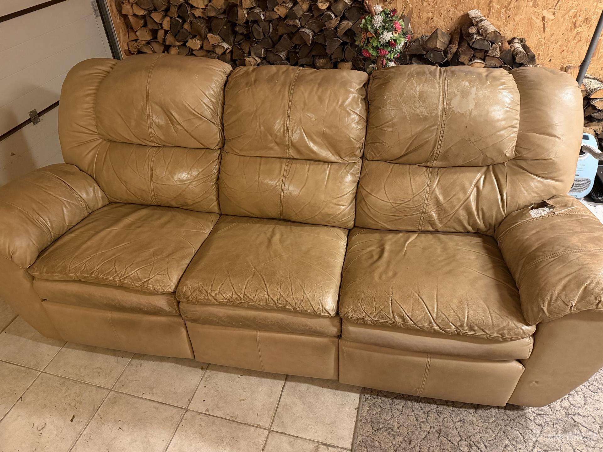 Dovanojame sofas
