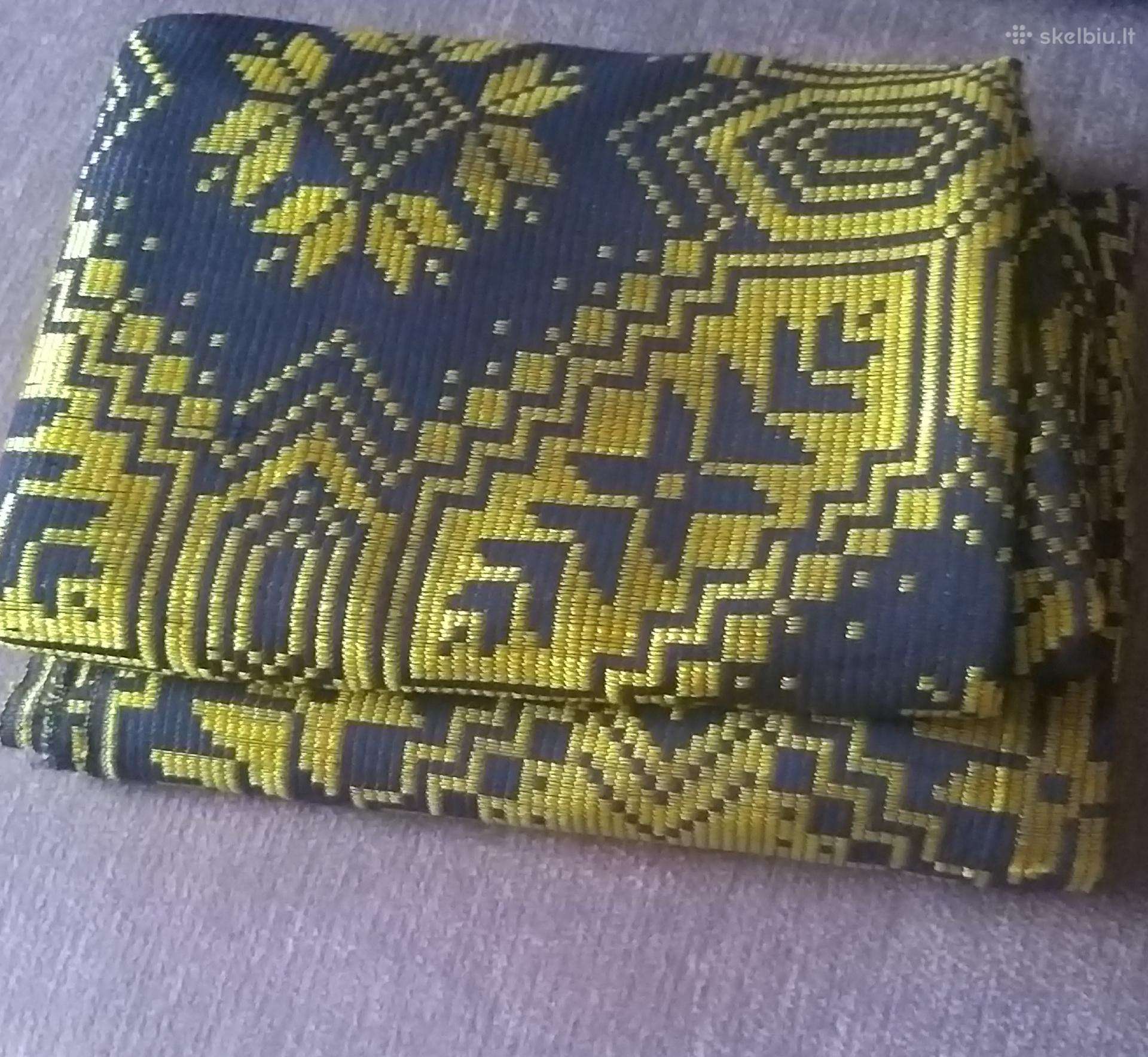 Austos lovatiesės su šilku