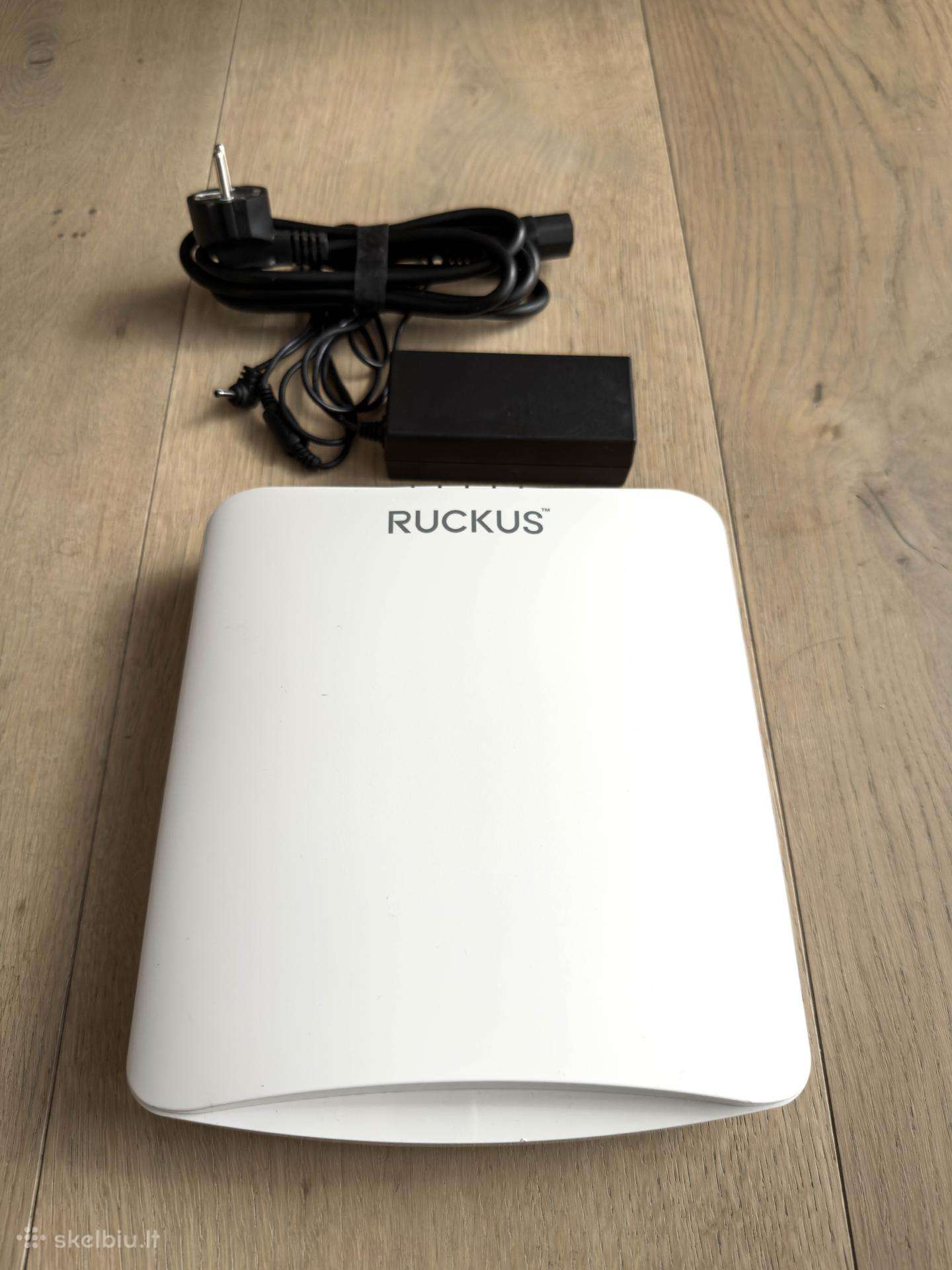 Ruckus R750 su Unleashed belicenziniu valdymu