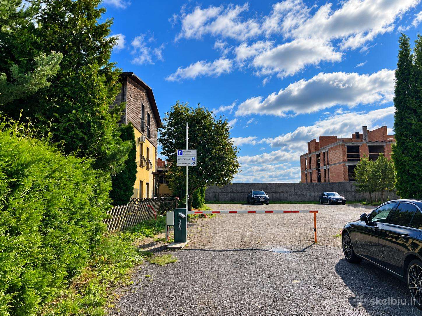 Stovėjimo vieta automobiliui Užliedžiuose – 45 €/m