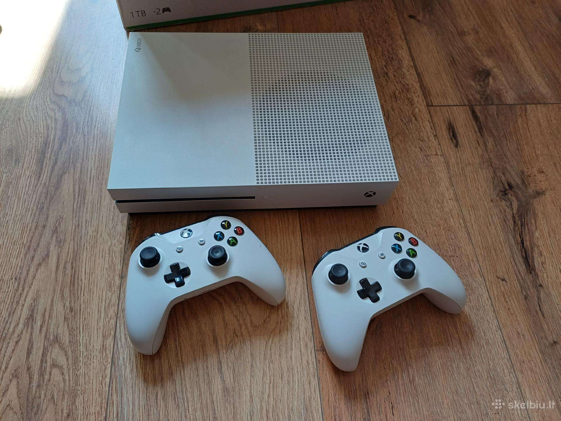 Xbox One S 1 TB su žaidimais