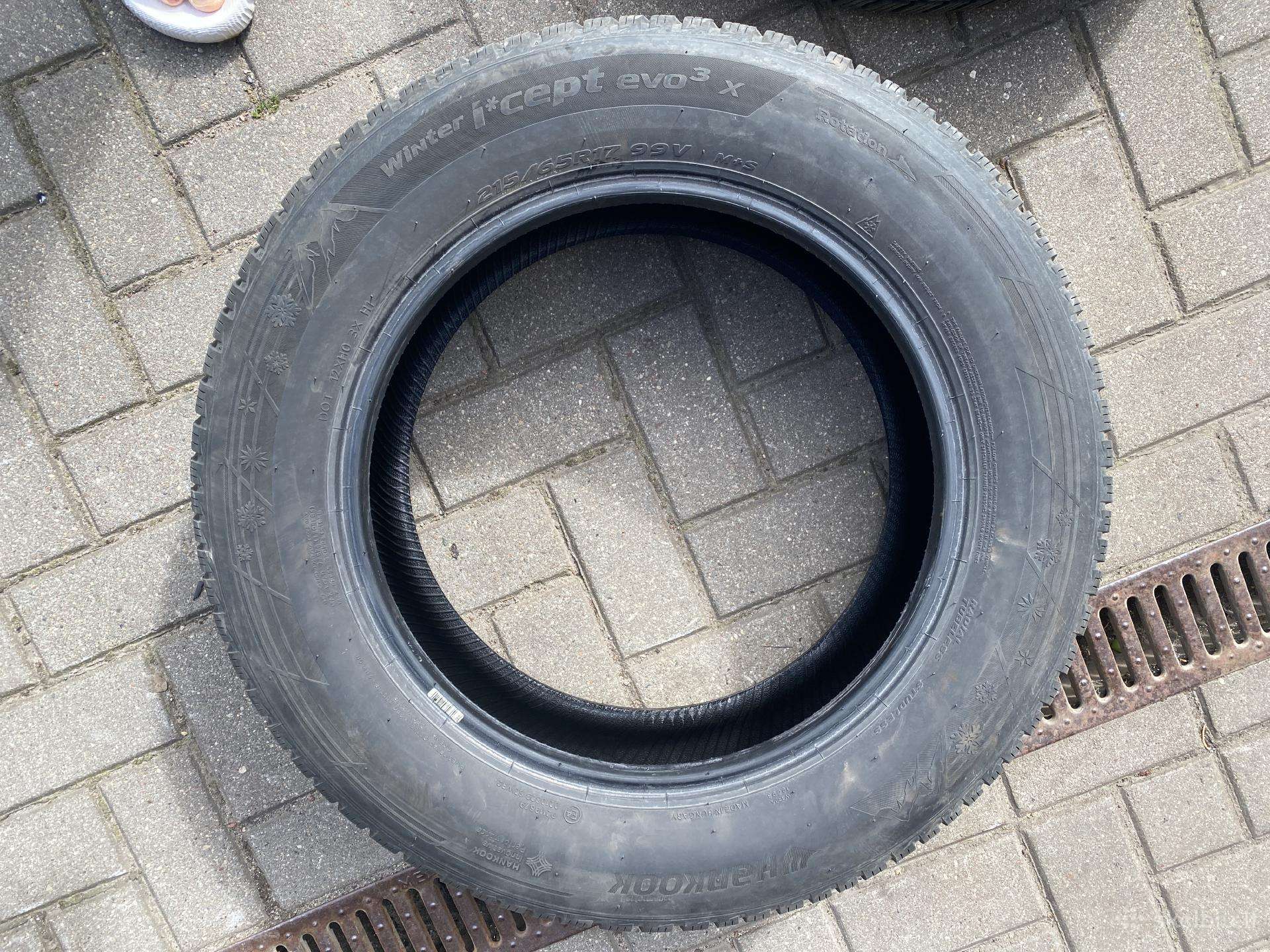 Hankook Winter i*cept evo3 Suv 215/65 R17 padangos