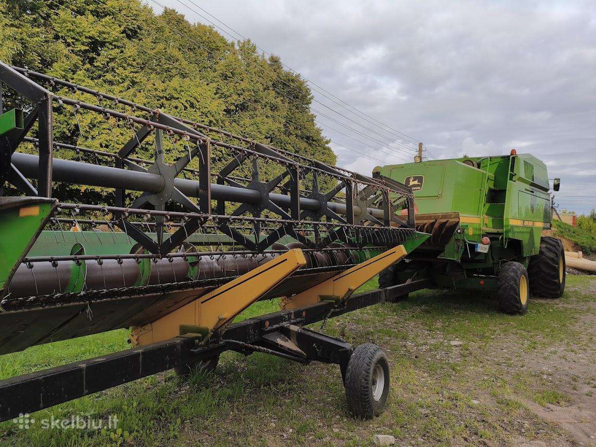 John Deere 2066, kombainai